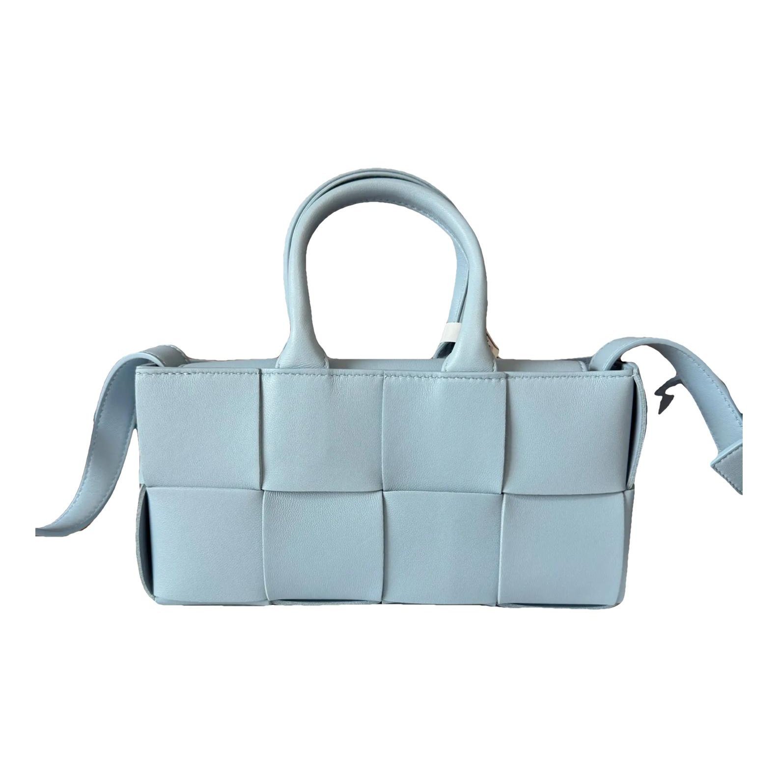 Arco leather tote