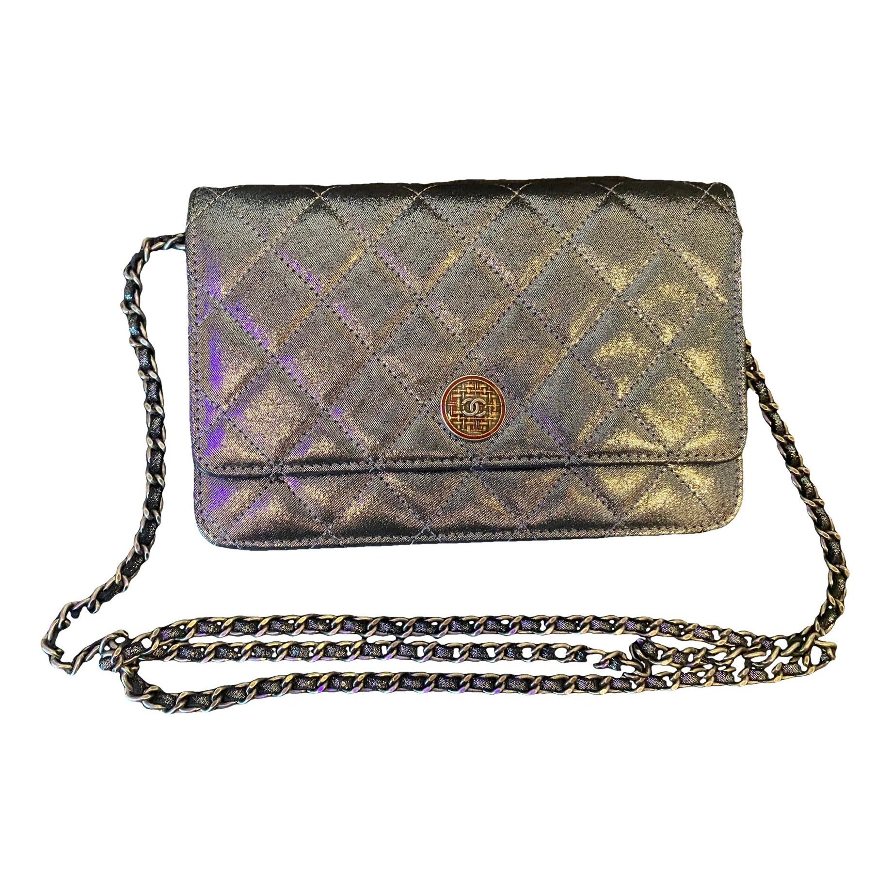 Wallet On Chain 2.55 leather crossbody bag