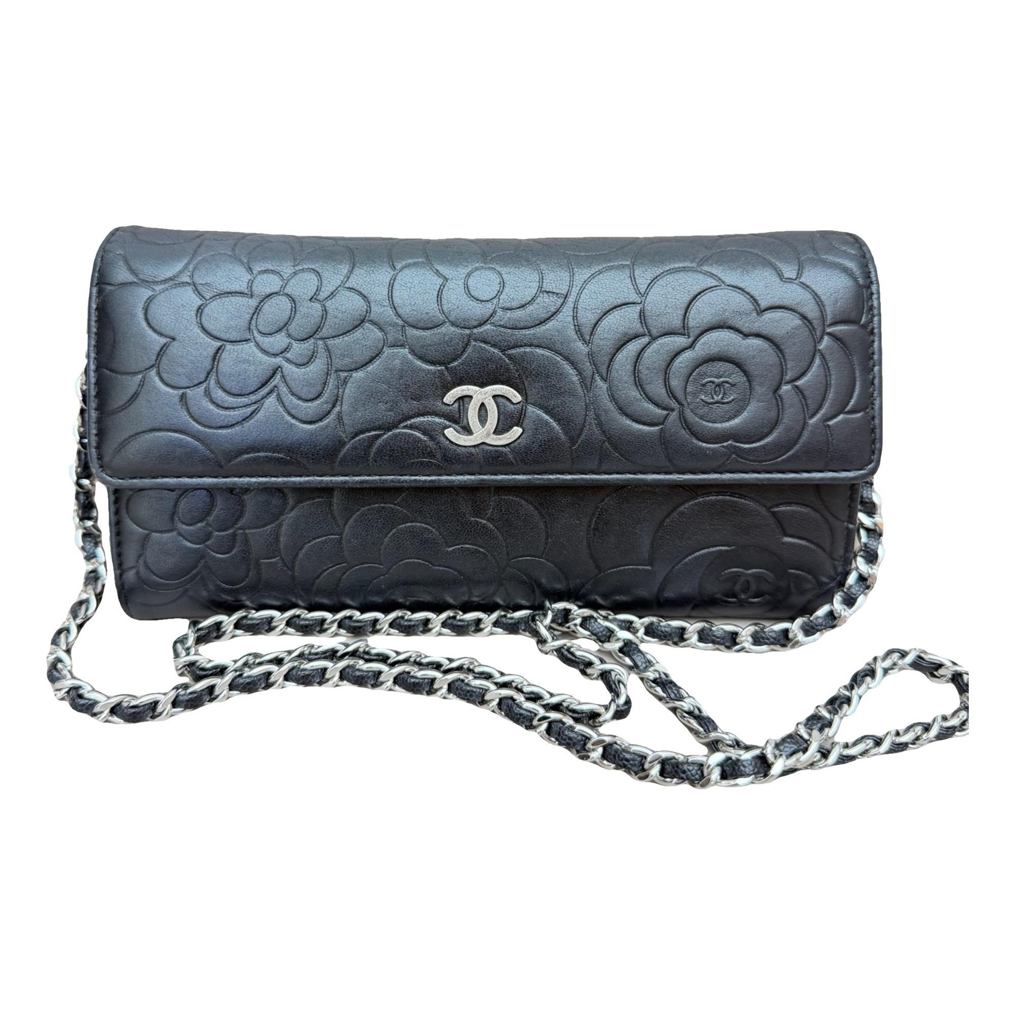Wallet On Chain Timeless/Classique leather crossbody bag
