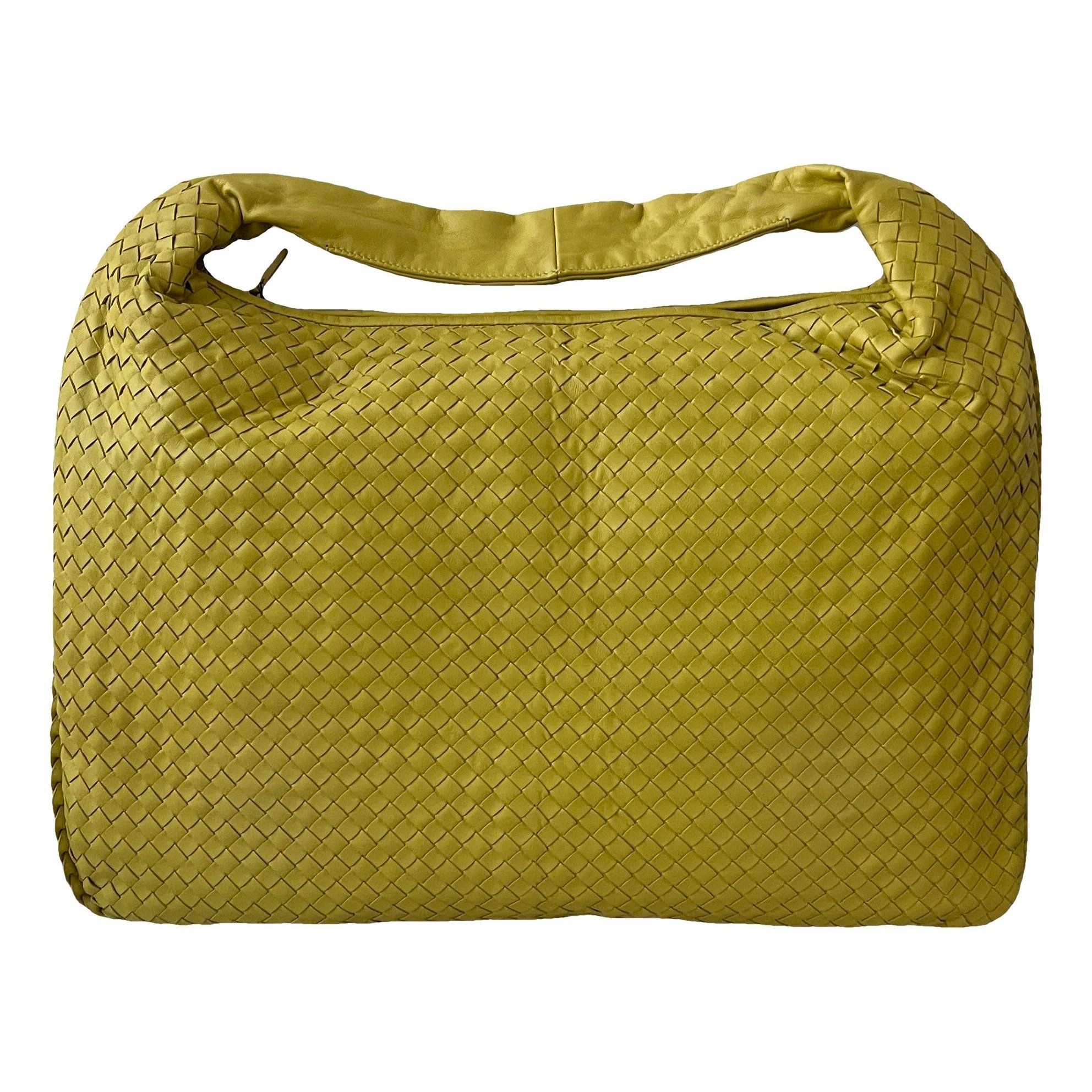 Veneta leather handbag