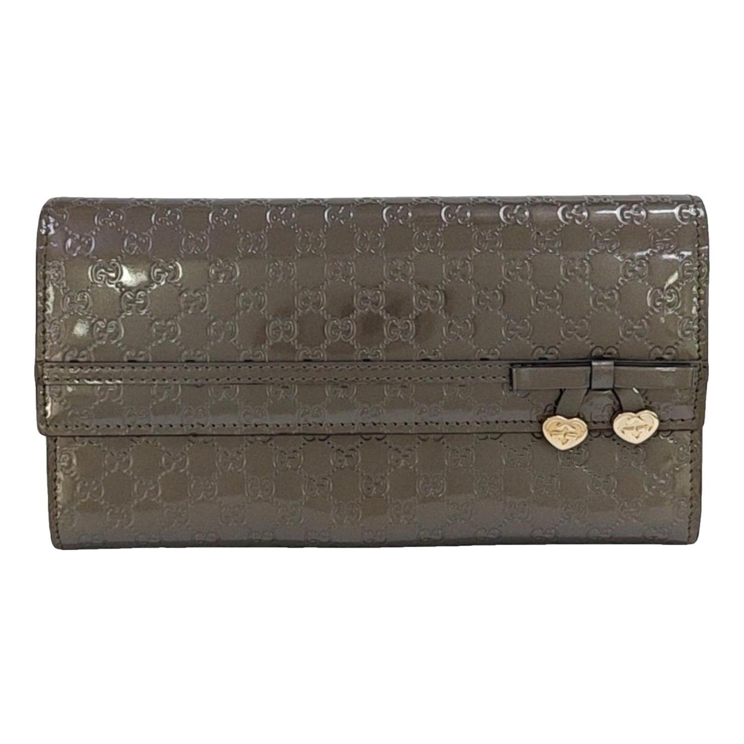Patent leather handbag