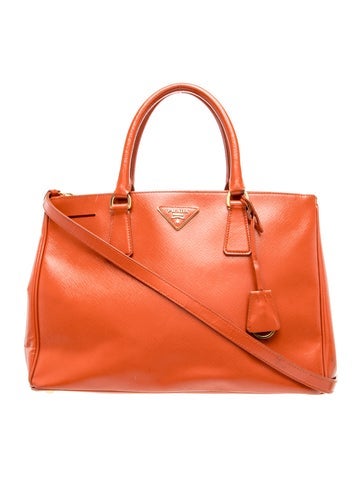 Saffiano Leather Galleria Double Zip Medium