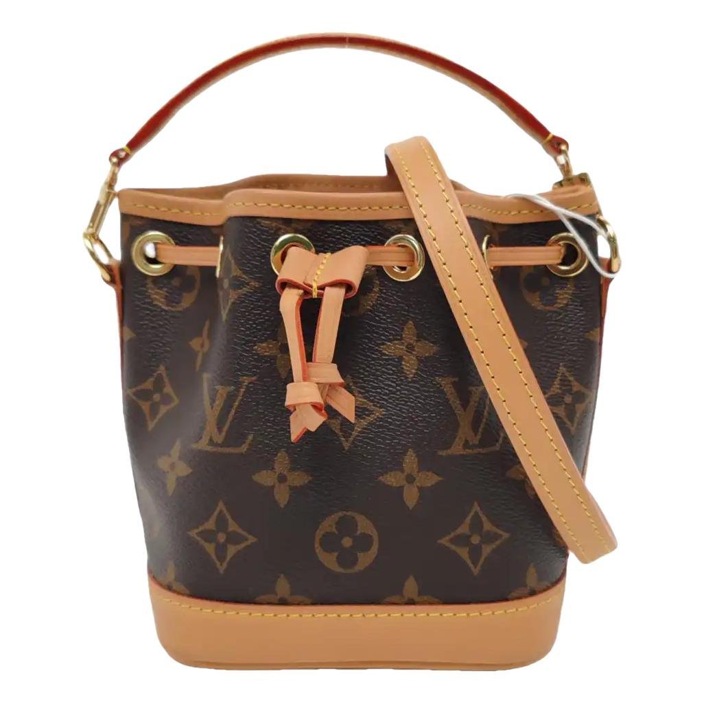 Nano Noé leather handbag