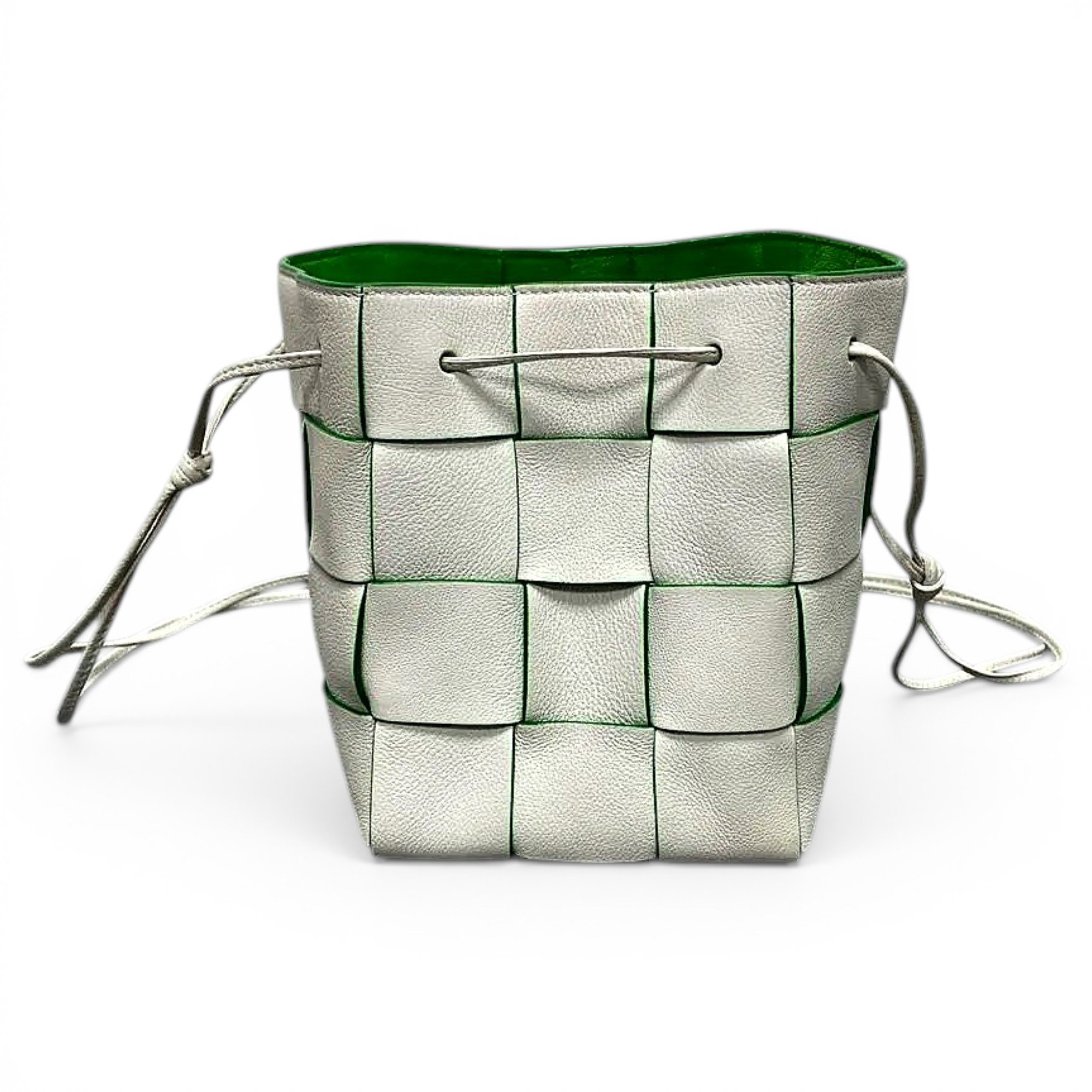 Cassette Bucket leather crossbody bag