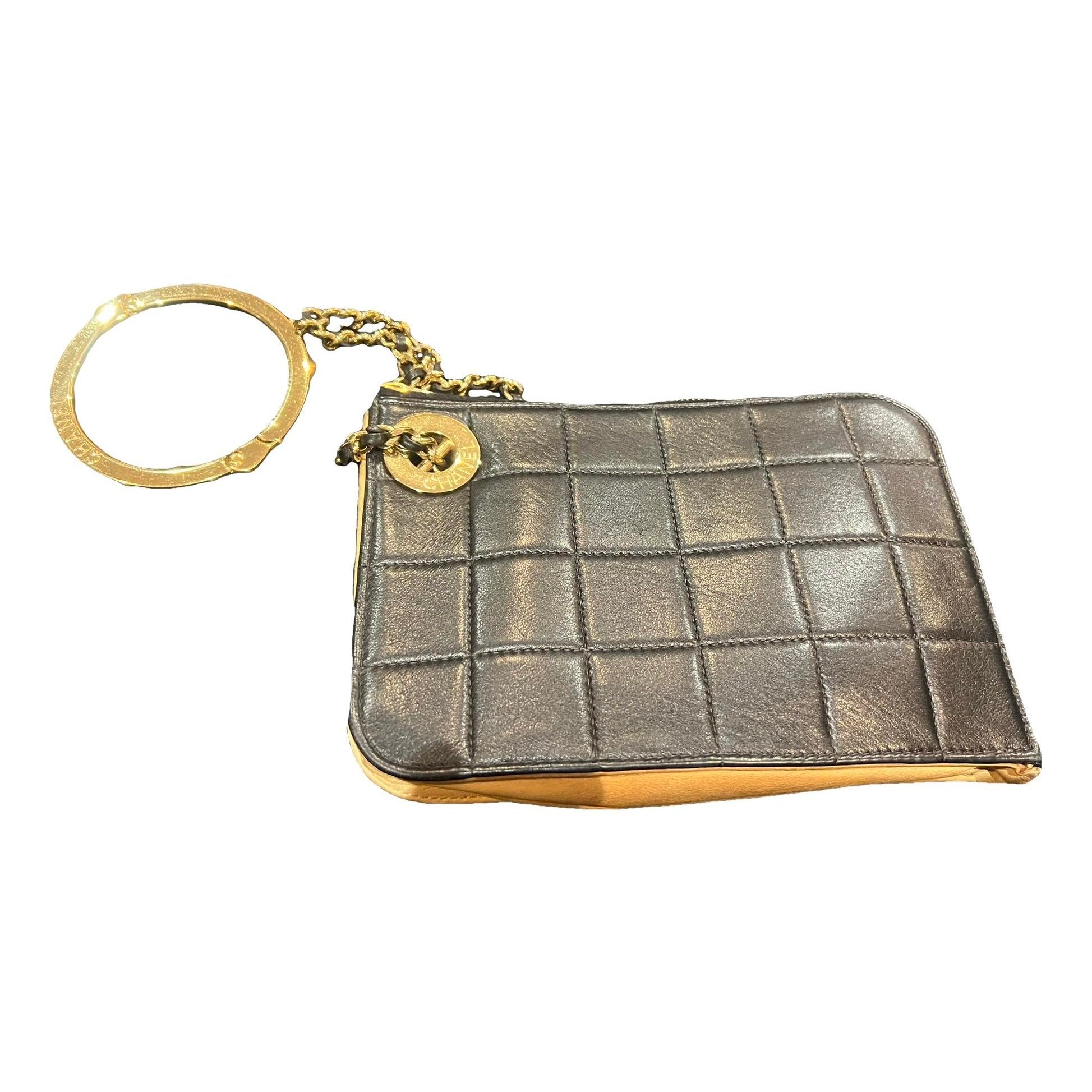 Chanel Leather clutch bag