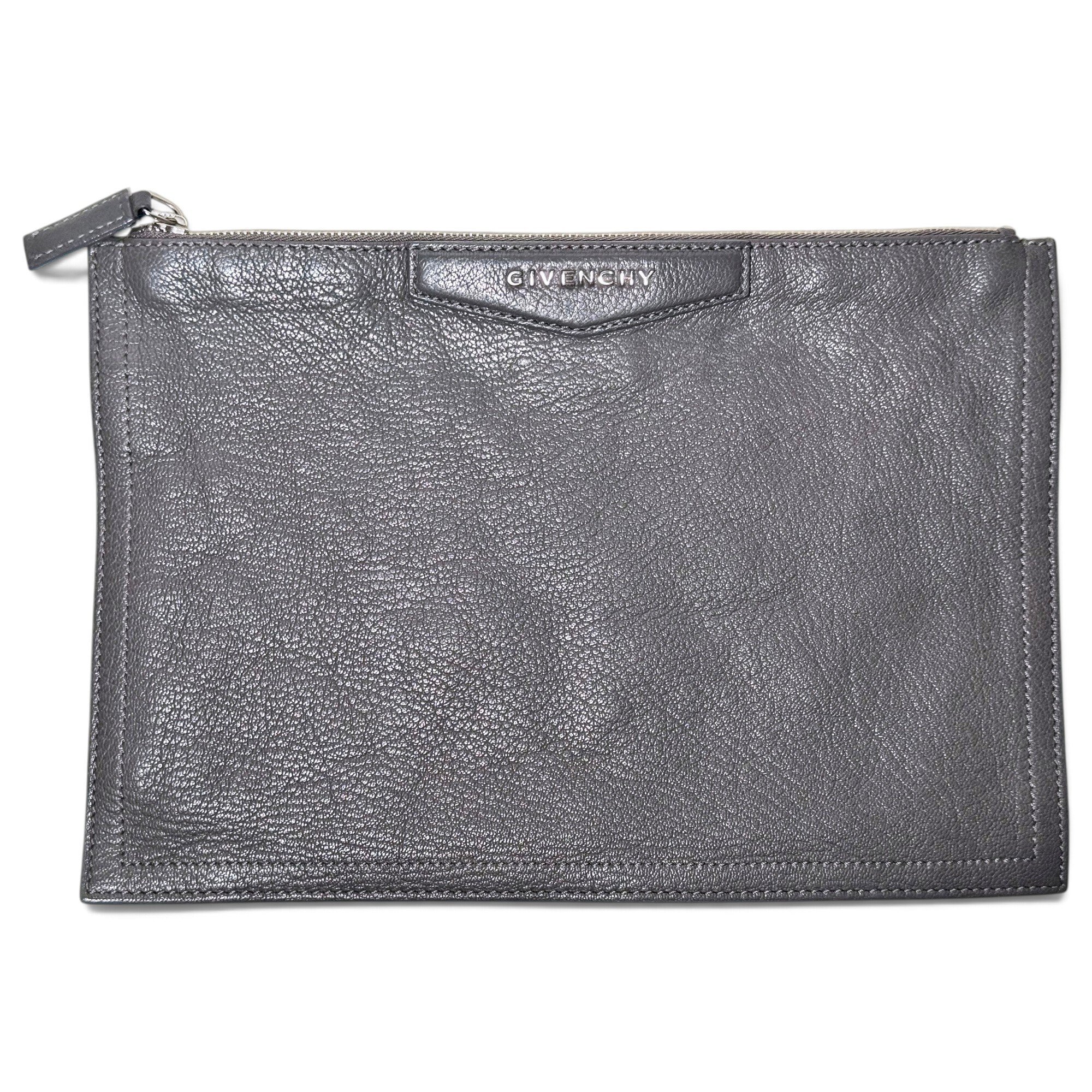 Antigona leather clutch bag