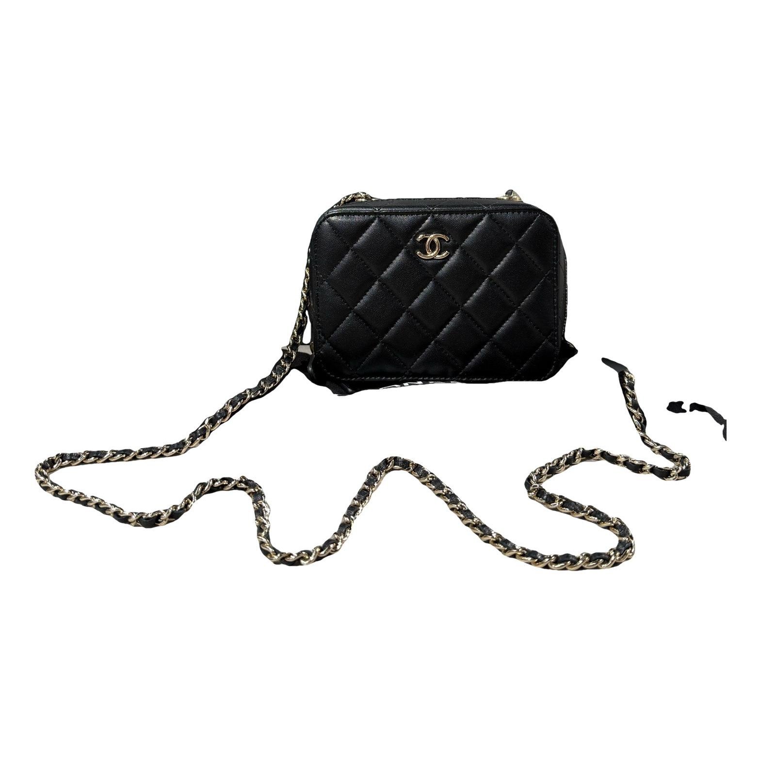 Trendy CC Bowler leather handbag