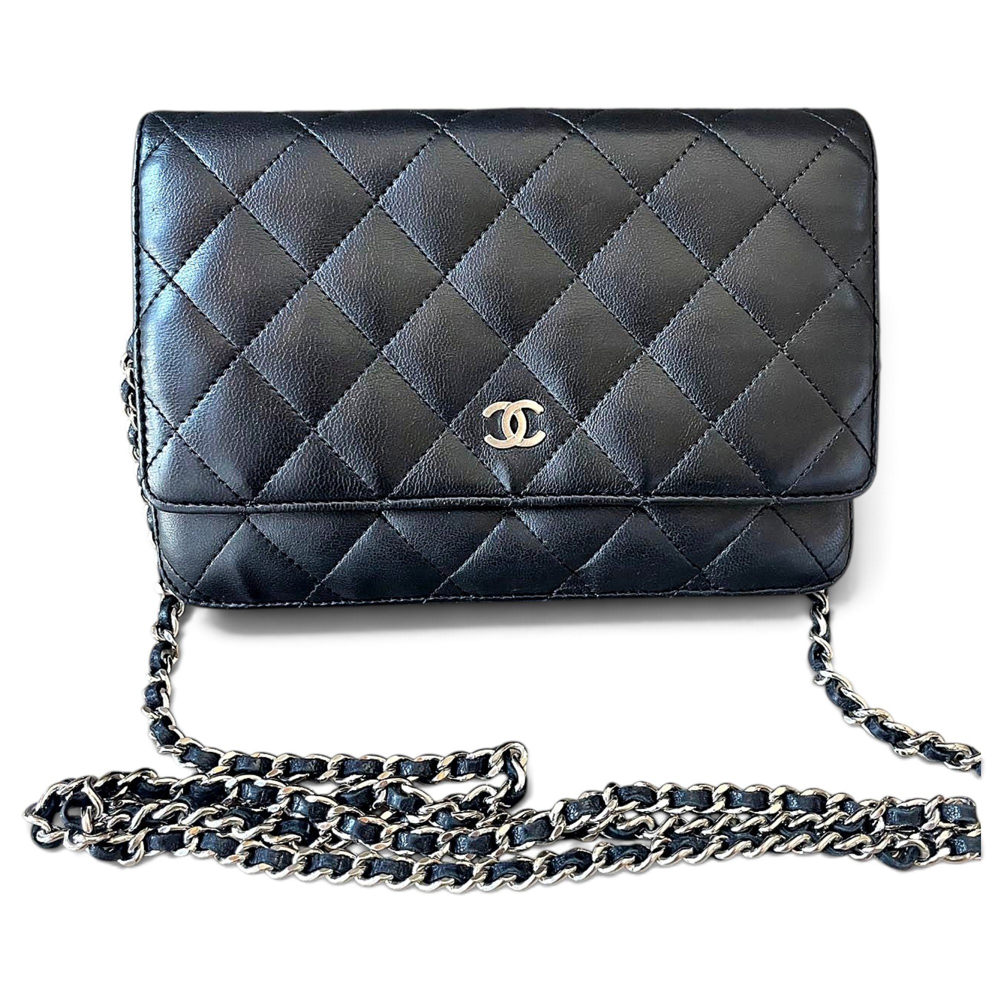 Wallet On Chain Timeless/Classique leather crossbody bag