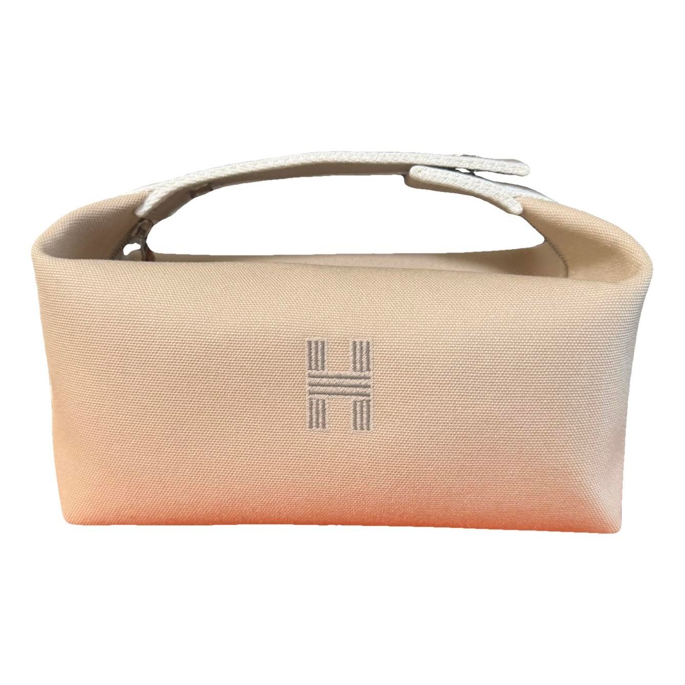 Bride à brac vanity case