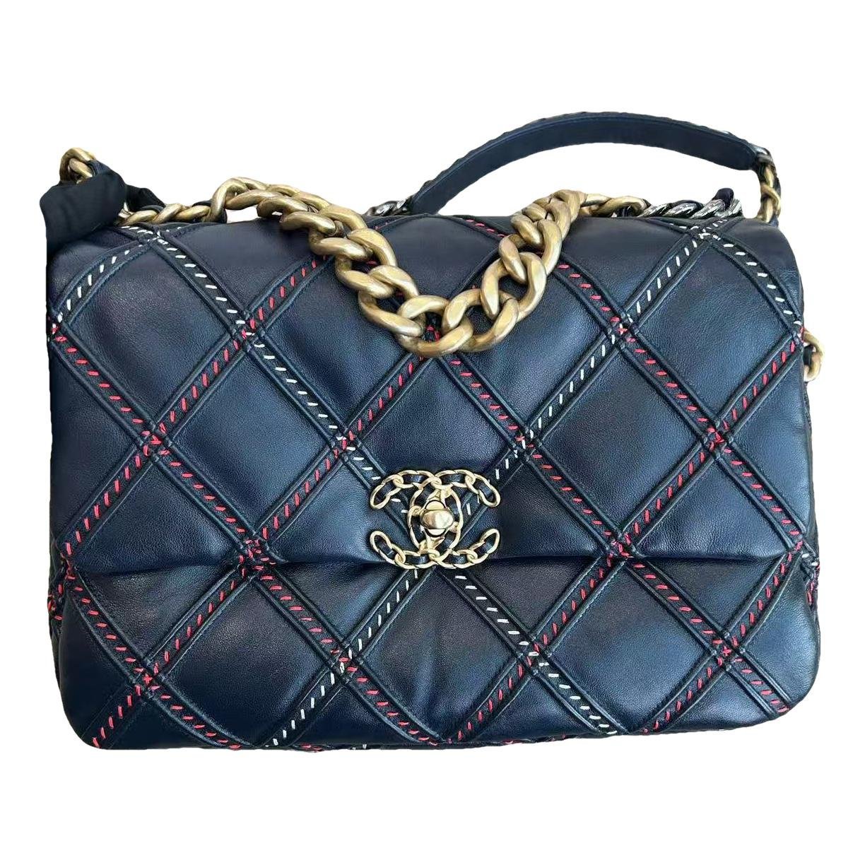Chanel 19 leather handbag