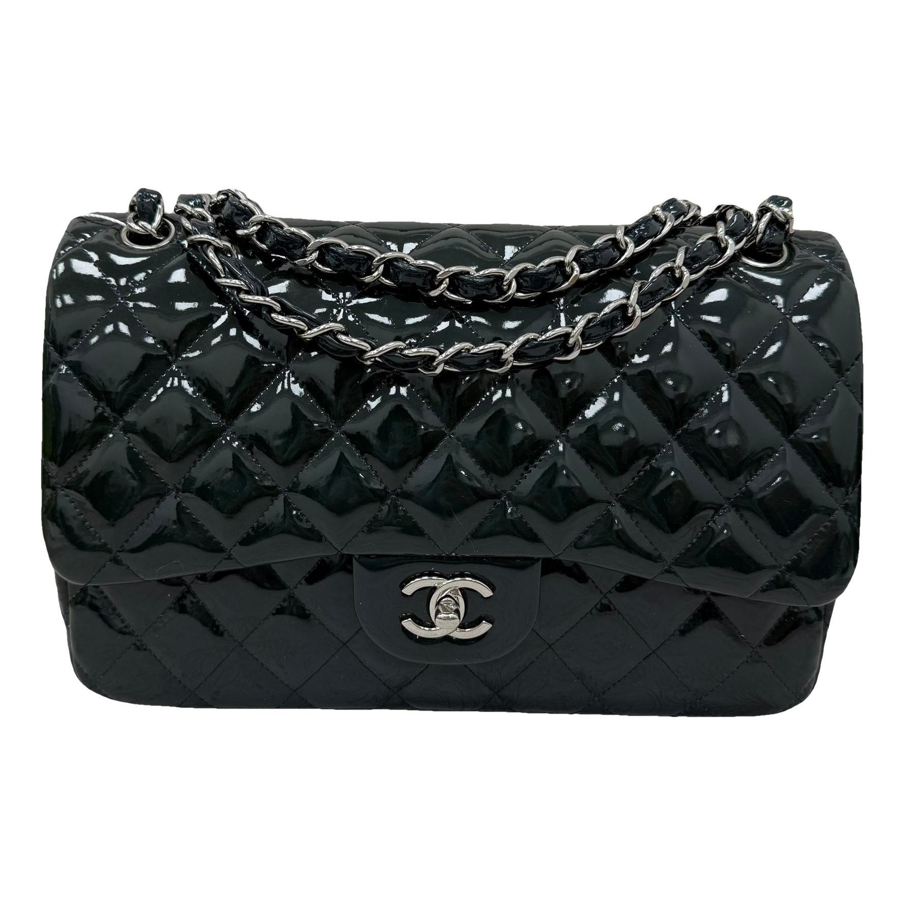 Timeless/Classique patent leather handbag