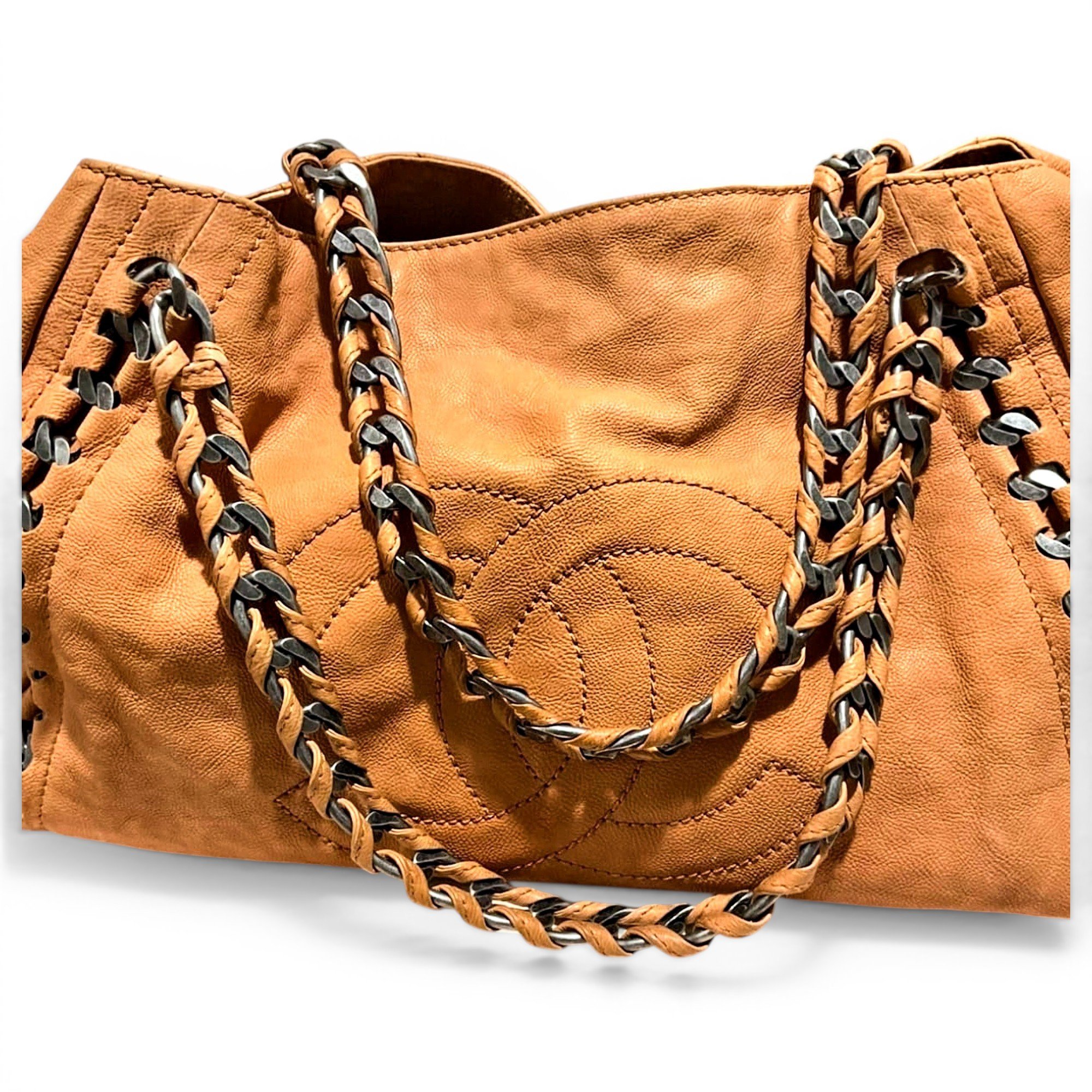 Vintage CC Chain leather tote