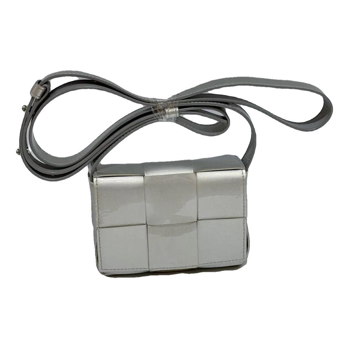 Cassette patent leather crossbody bag