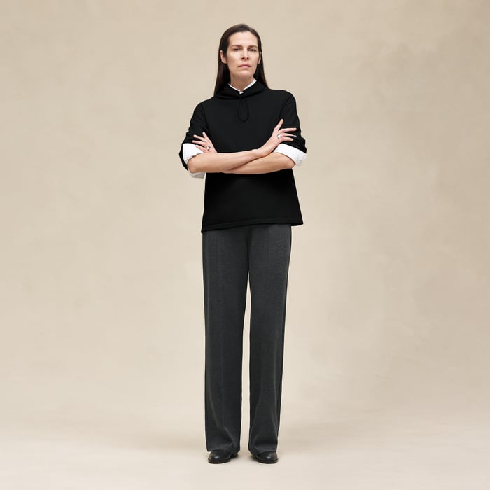 Noir Cashmere Long-sleeve Sweater