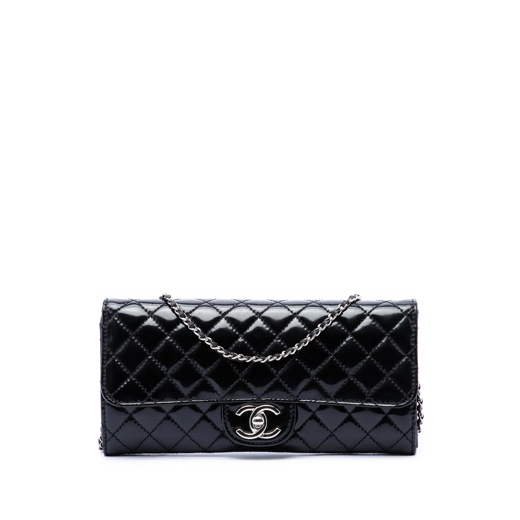 Wallet On Chain patent leather handbag