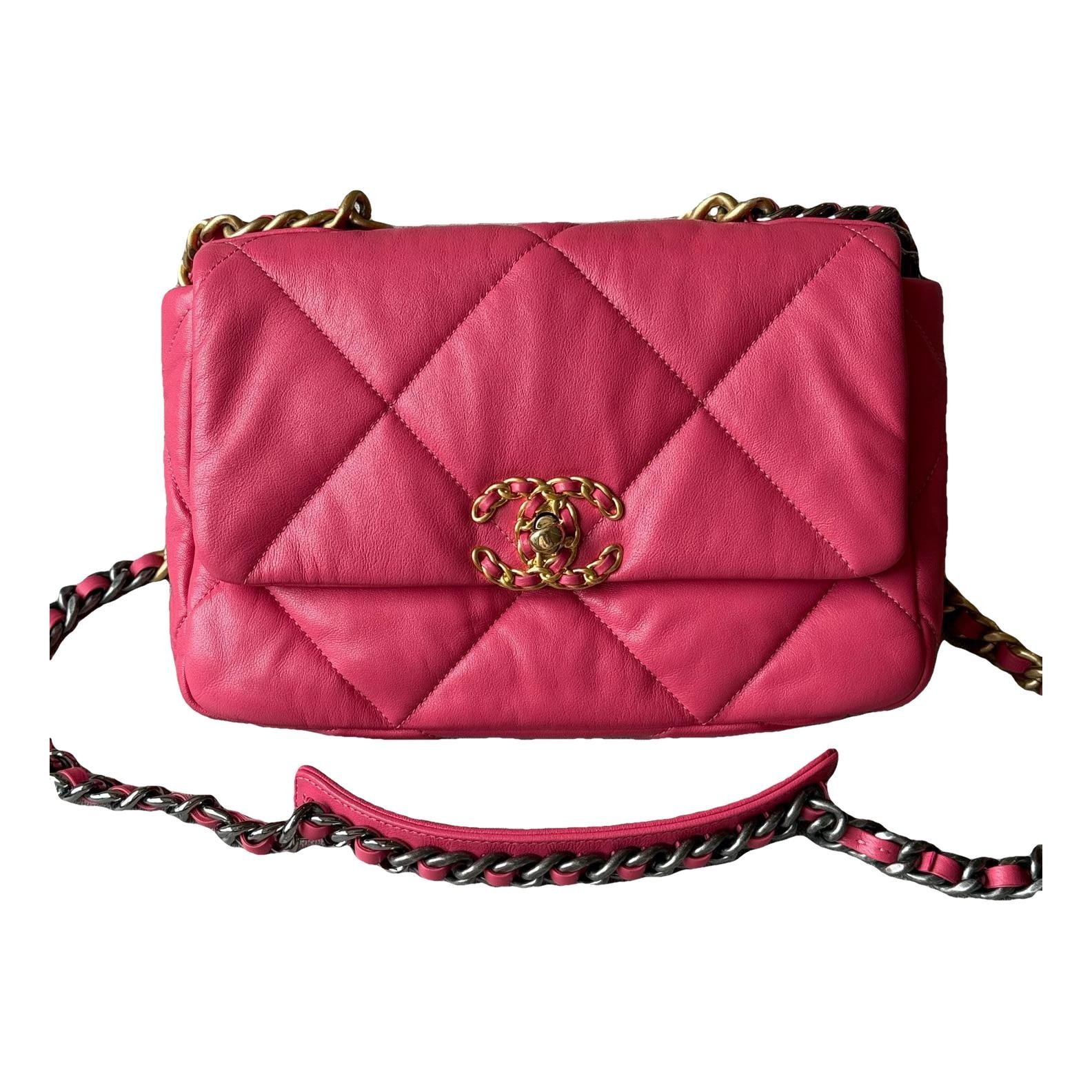 Chanel 19 leather handbag