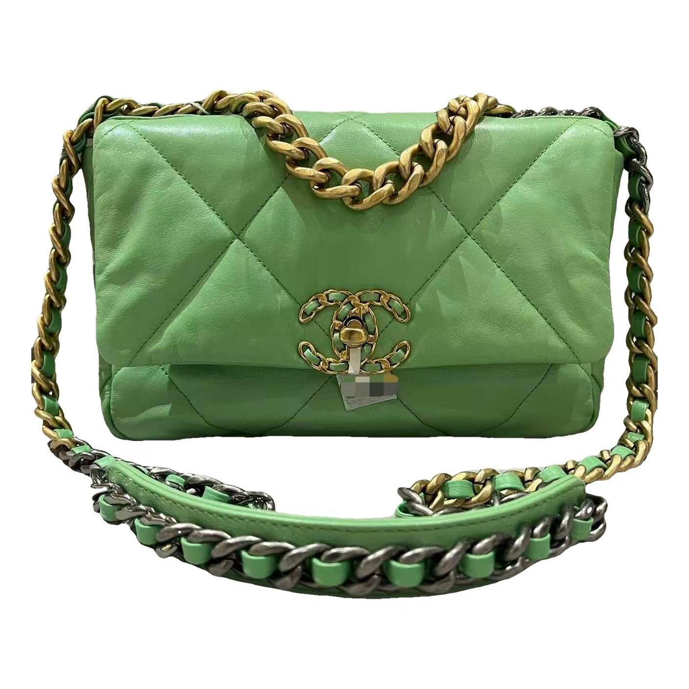 Chanel 19 leather handbag