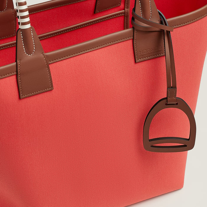 Steeple 28 Bag