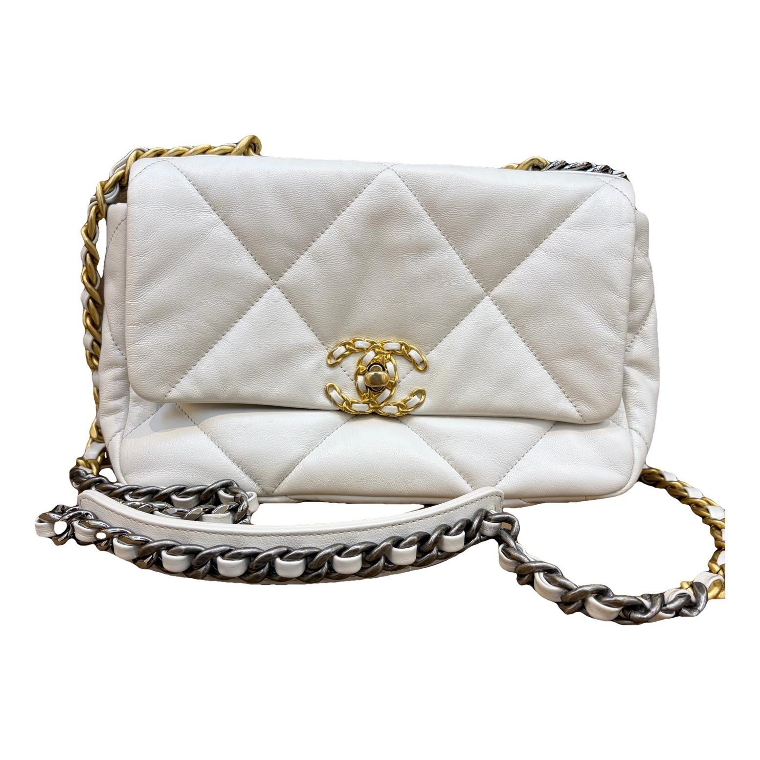 Chanel 19 leather handbag