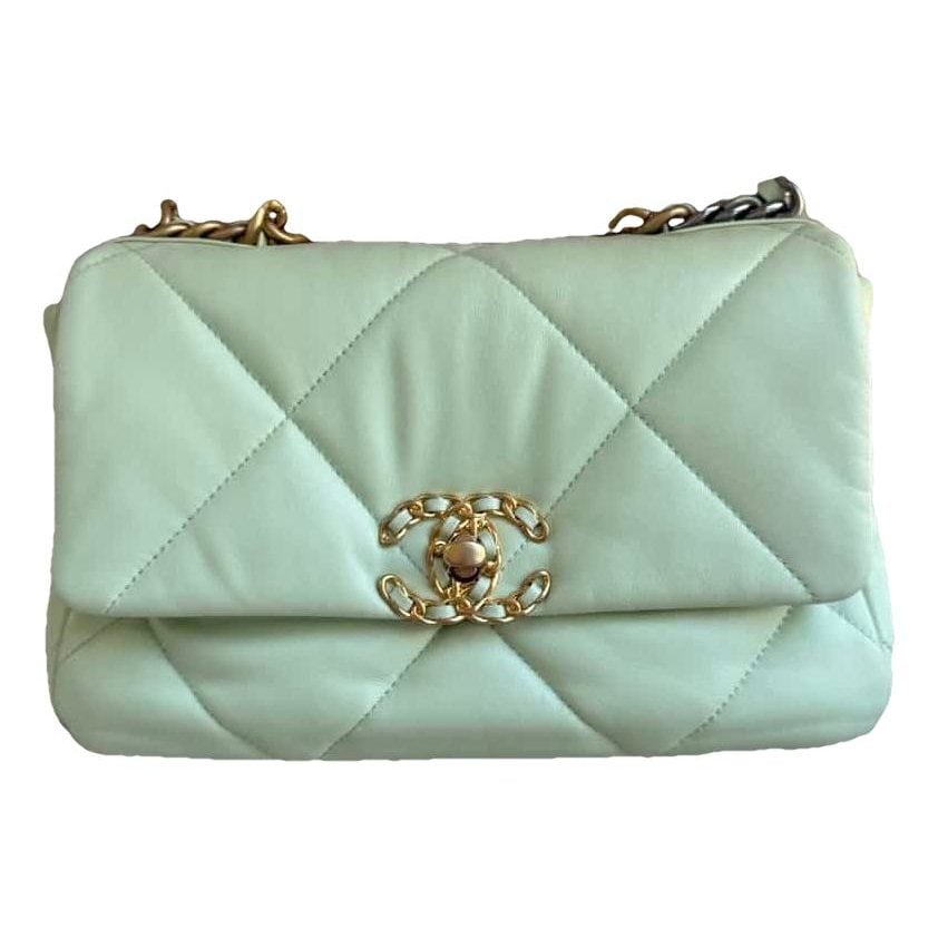 Chanel 19 leather handbag