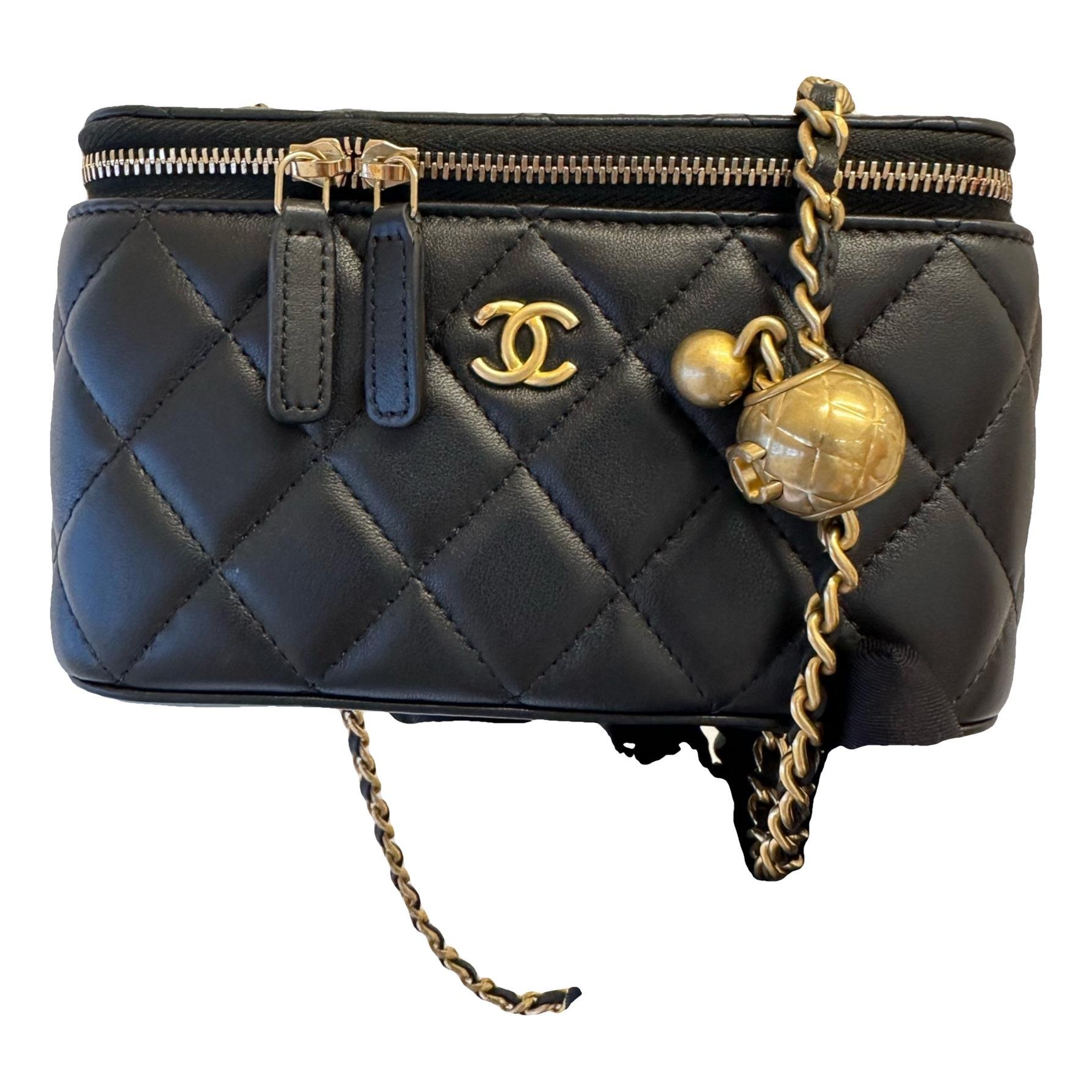 Trendy CC Vanity leather handbag