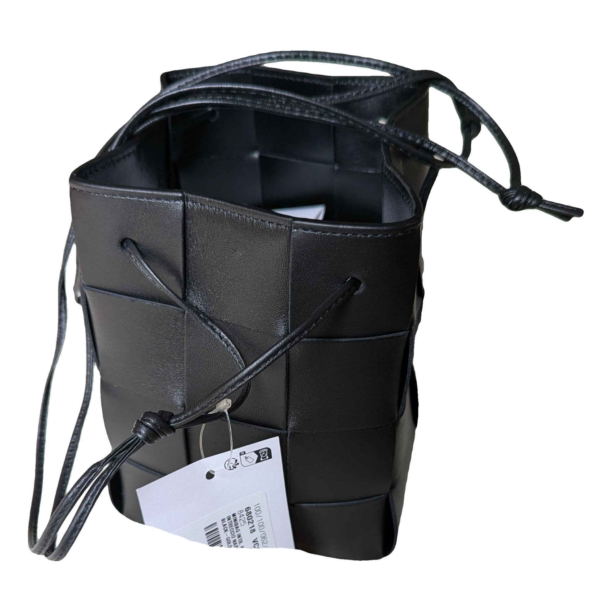 Cassette Bucket leather handbag