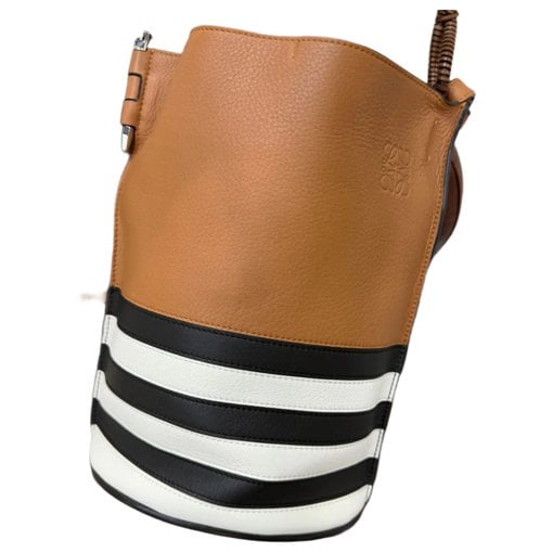 Gate Bucket leather handbag