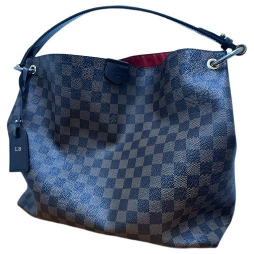 Graceful leather handbag