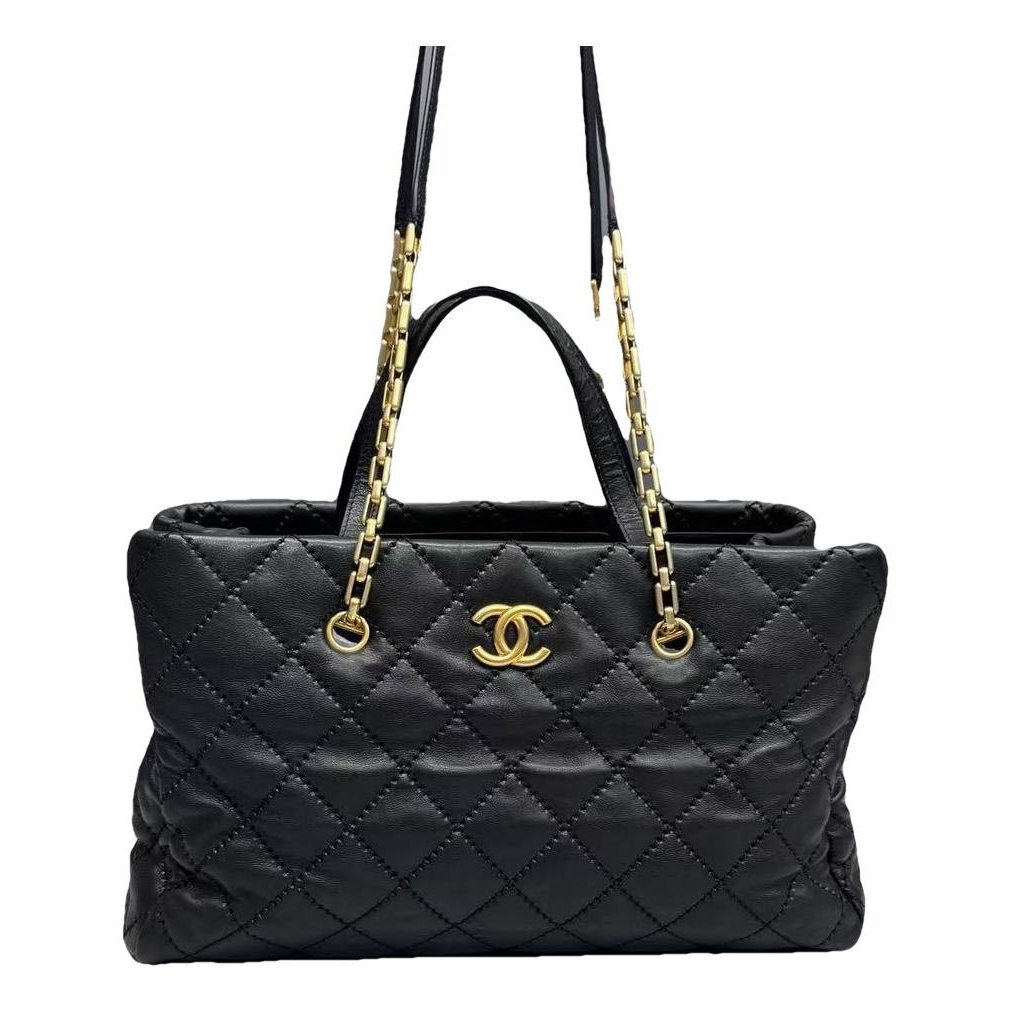 Leather tote
