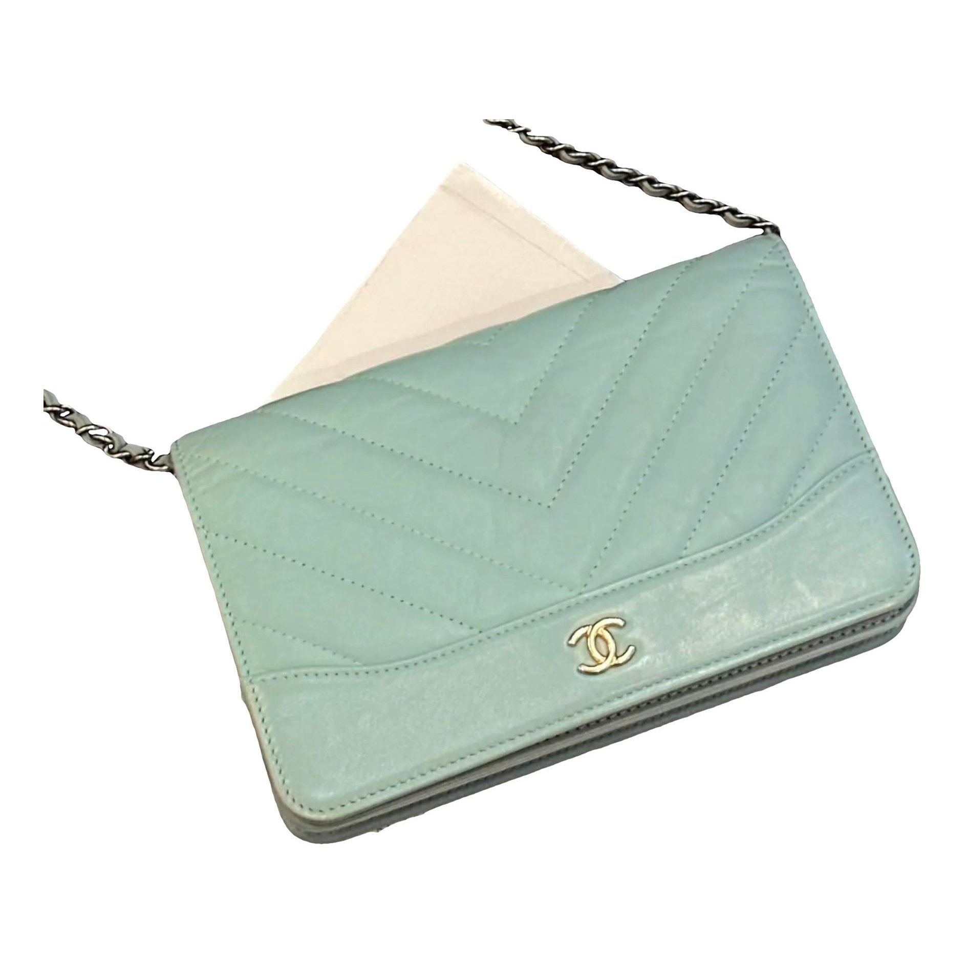 Wallet On Chain Gabrielle leather crossbody bag