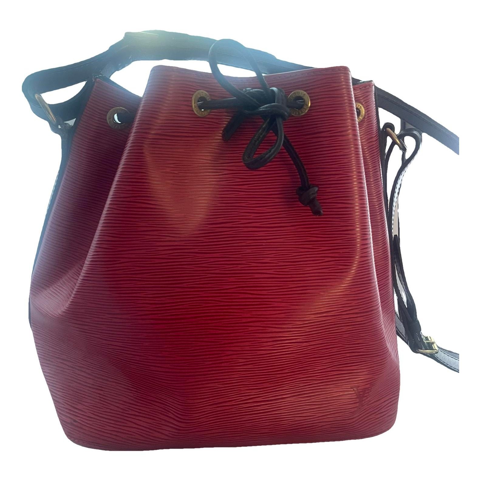 Noé leather handbag