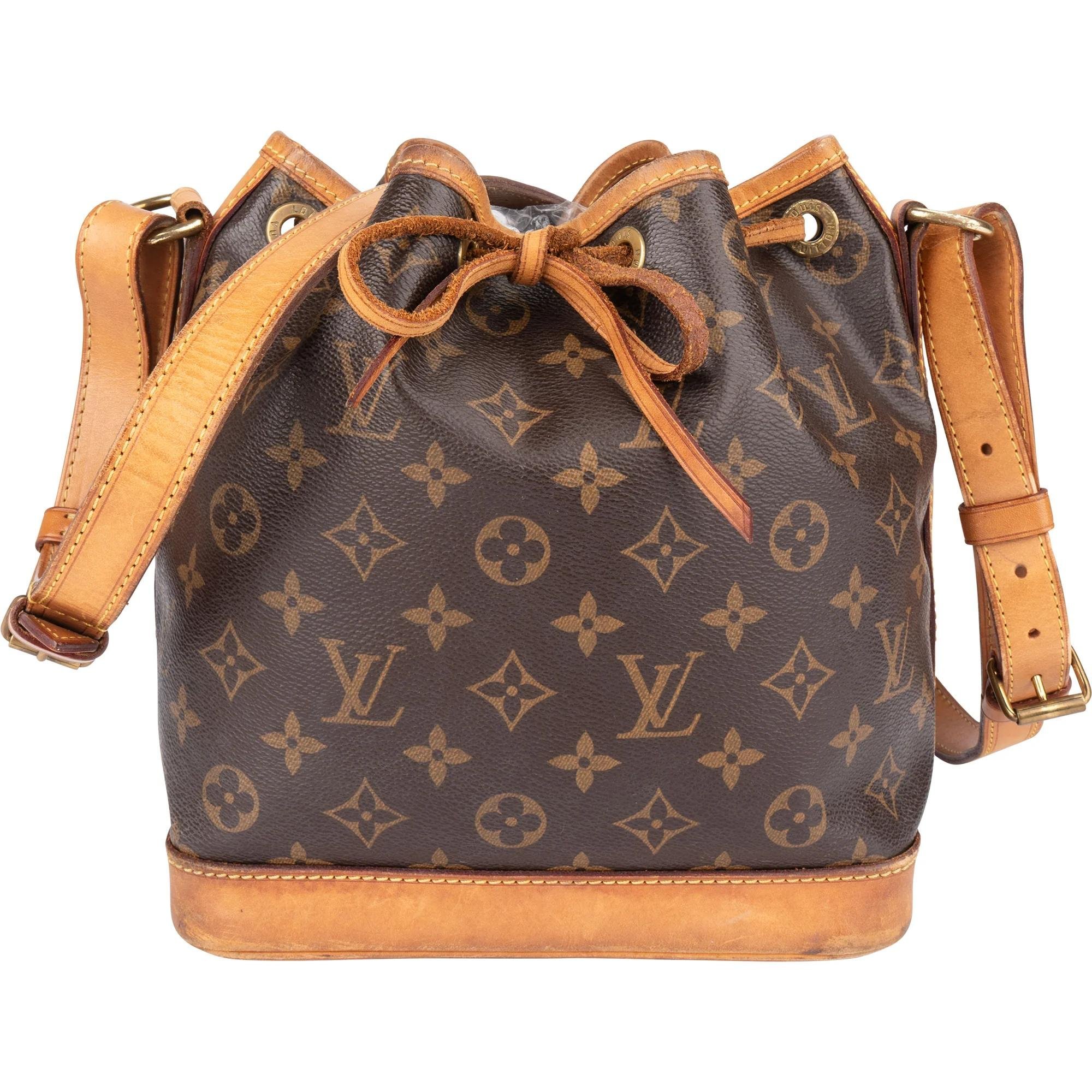 Noé leather crossbody bag