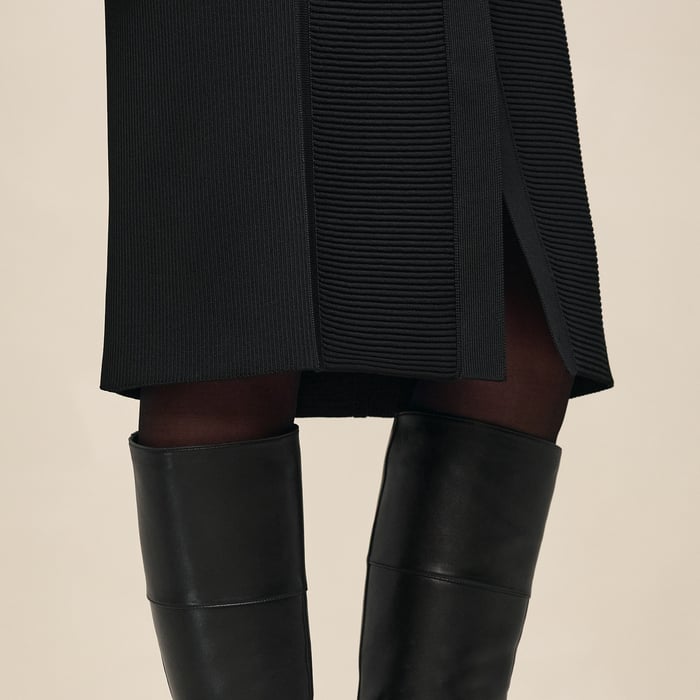Noir Mid-length Buttoned Dress