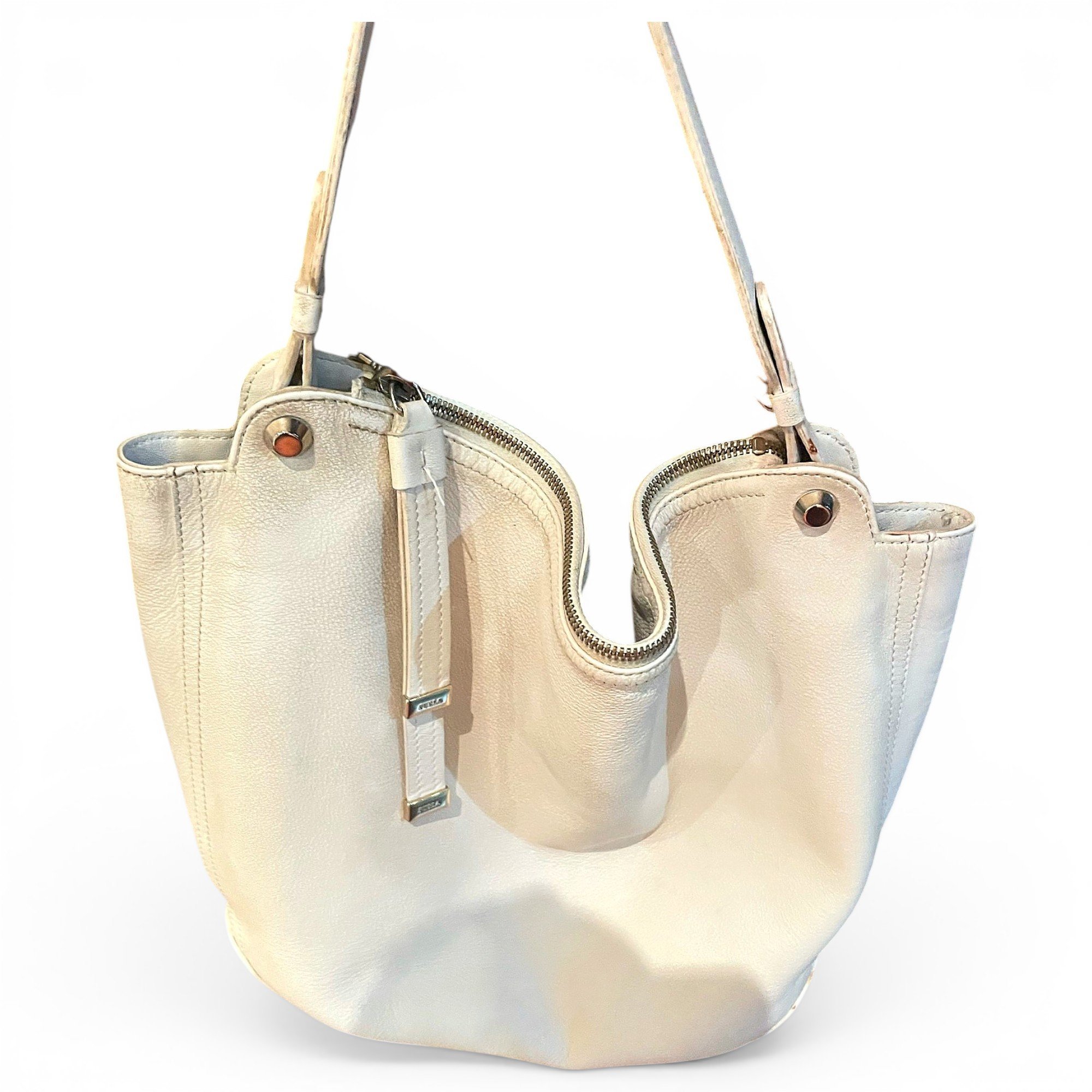 Leather handbag