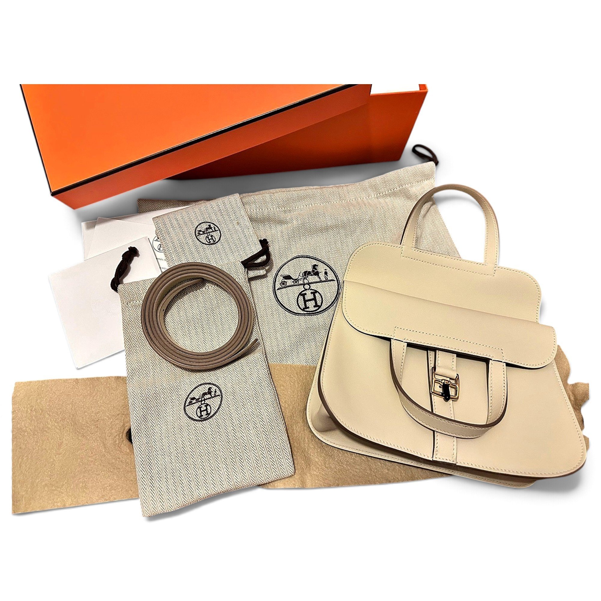 Halzan leather bag