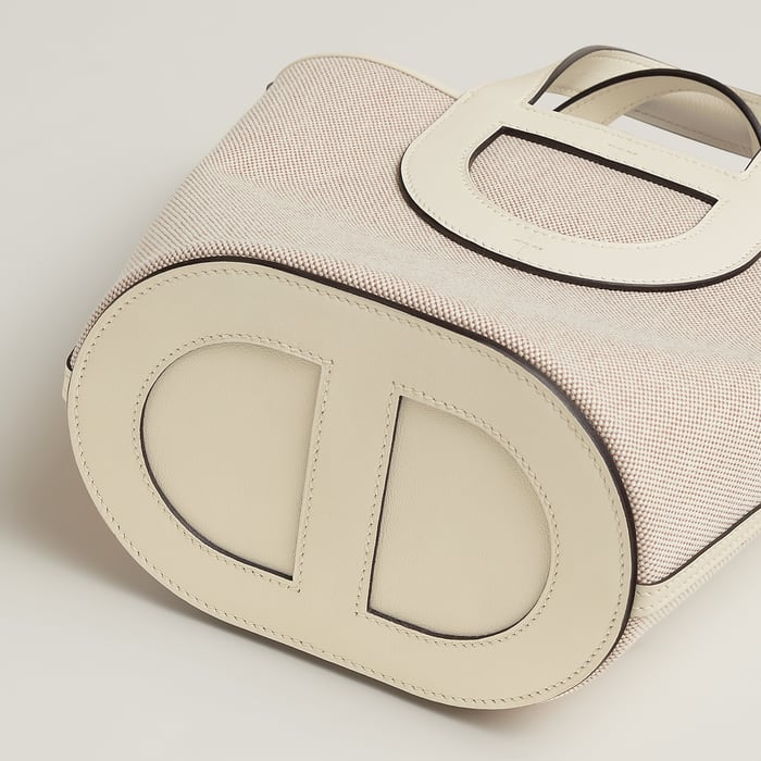 Hermès In-the-loop 18 Bag