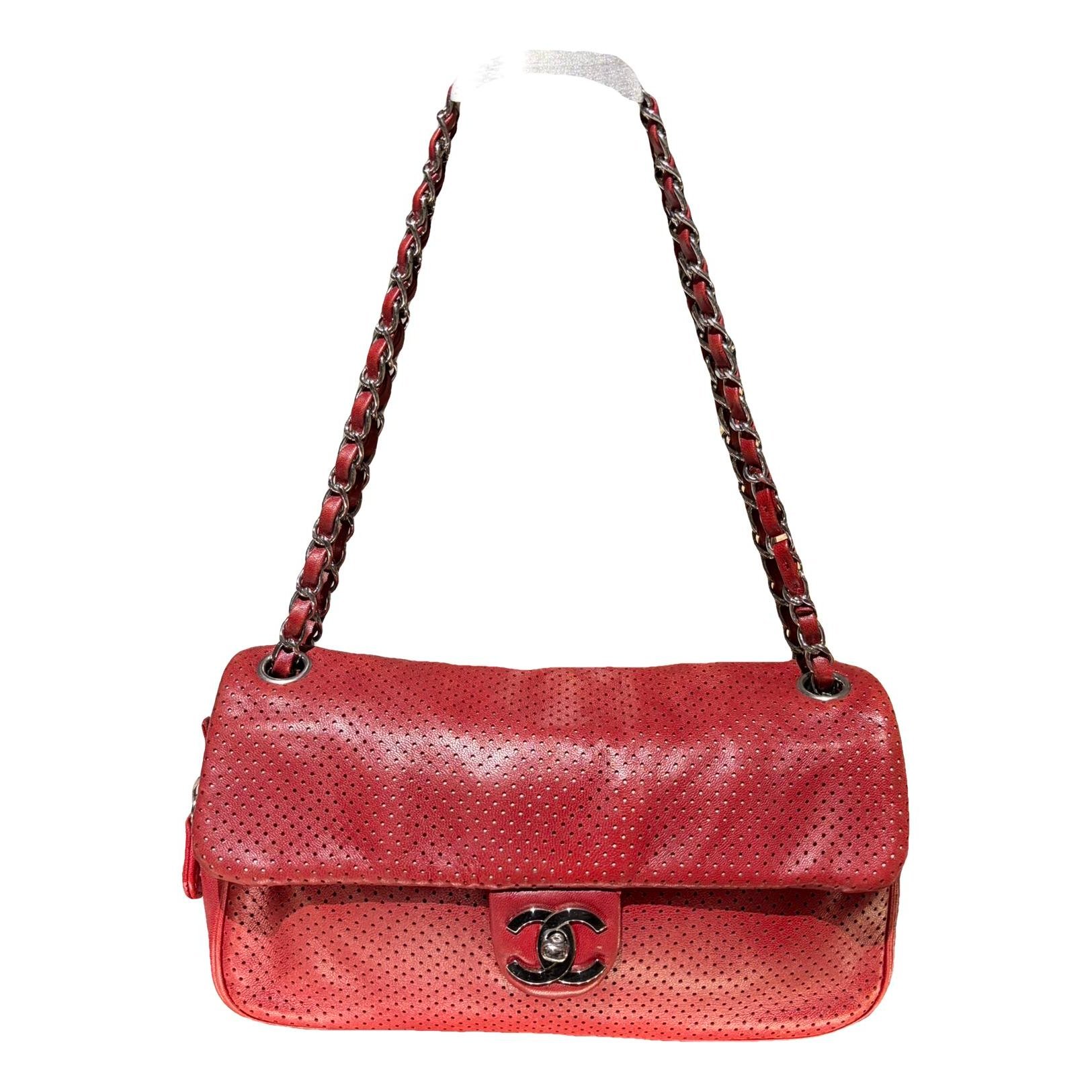 Timeless/Classique Valentine leather handbag