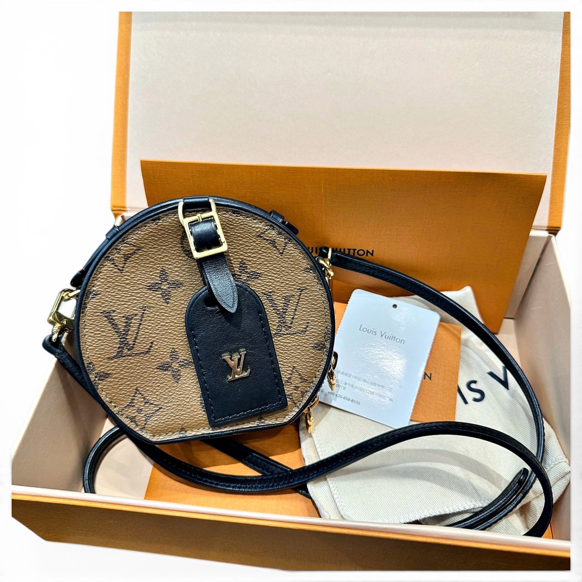 Micro boite chapeau leather crossbody bag
