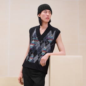 Cashmere "Argyle crayonne" V-neck sweater