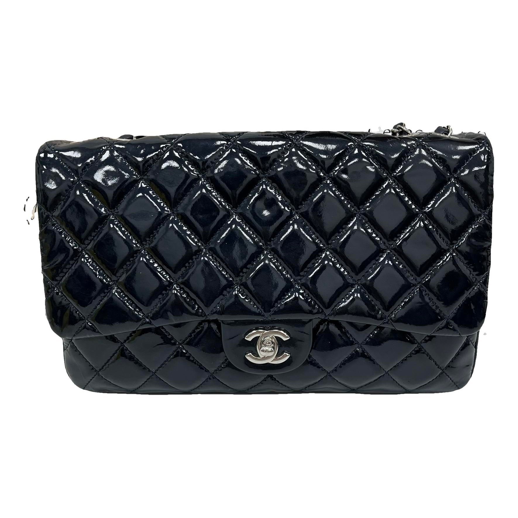 Timeless/Classique patent leather handbag