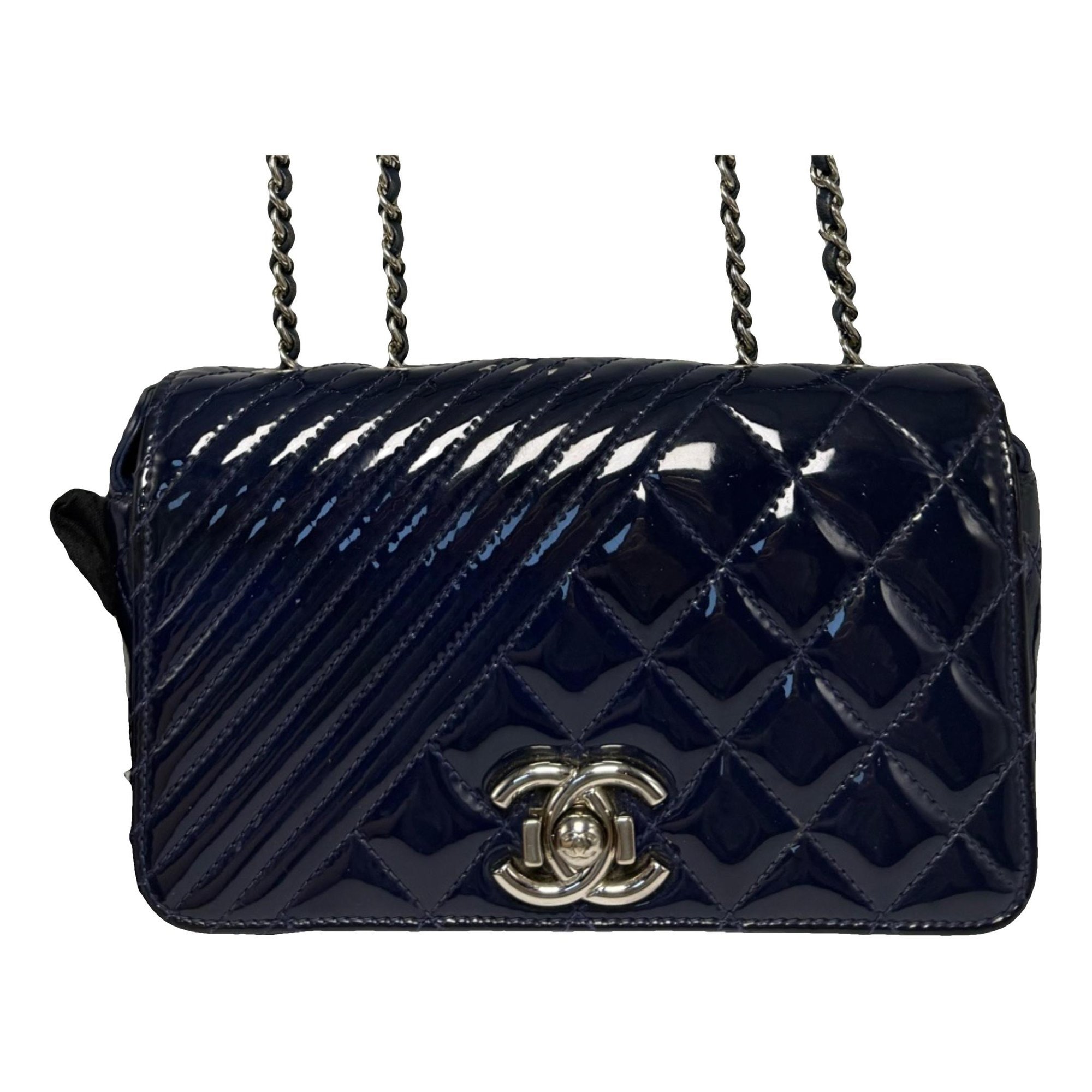 Timeless/Classique patent leather crossbody bag