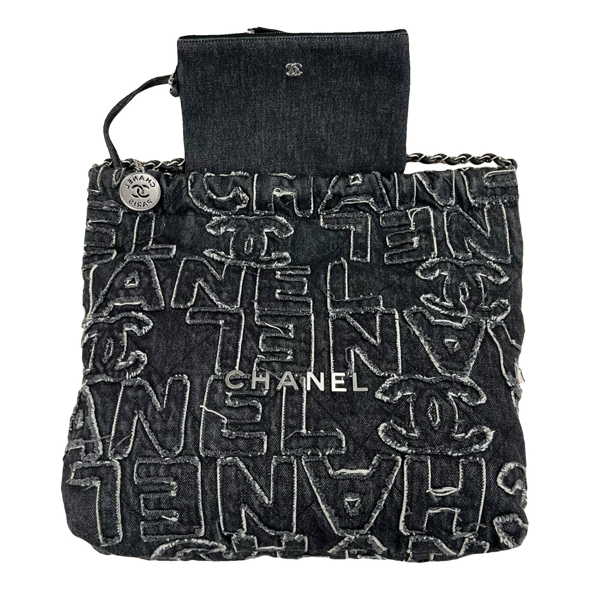 Chanel 22 handbag