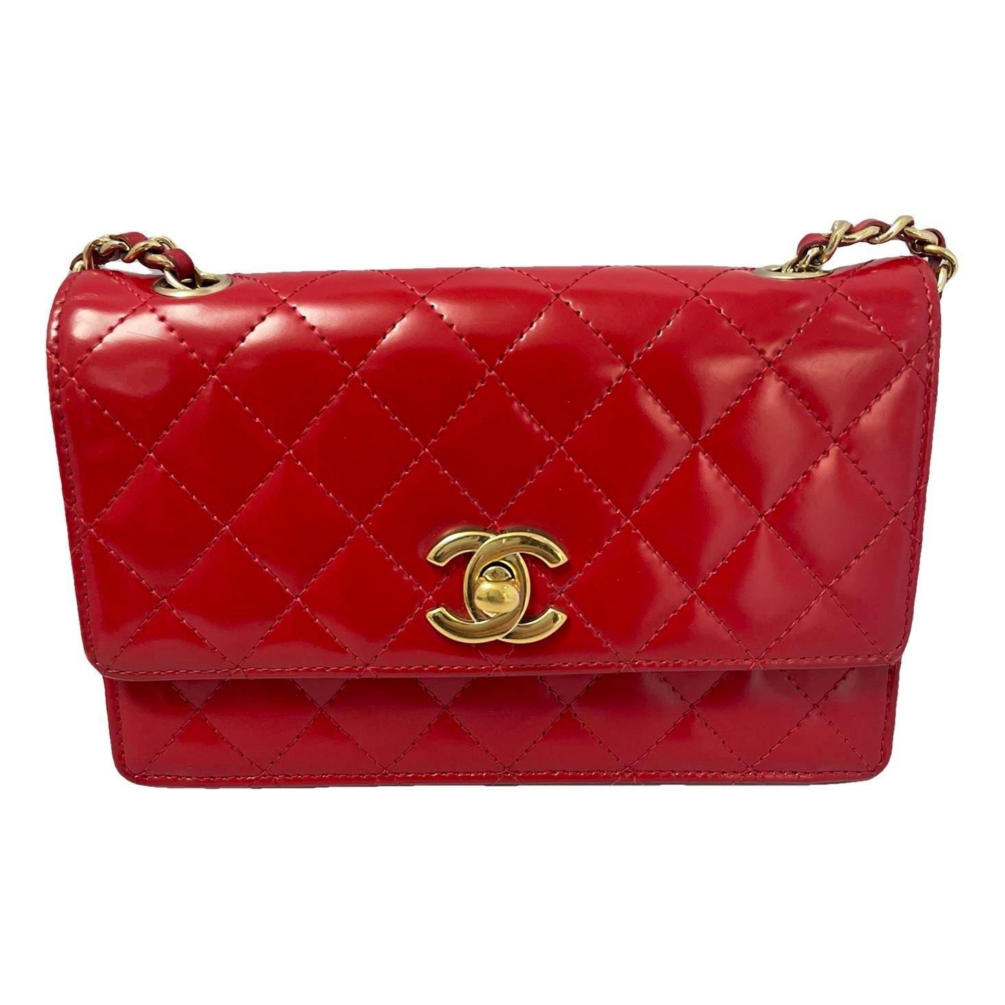 Timeless/Classique patent leather crossbody bag