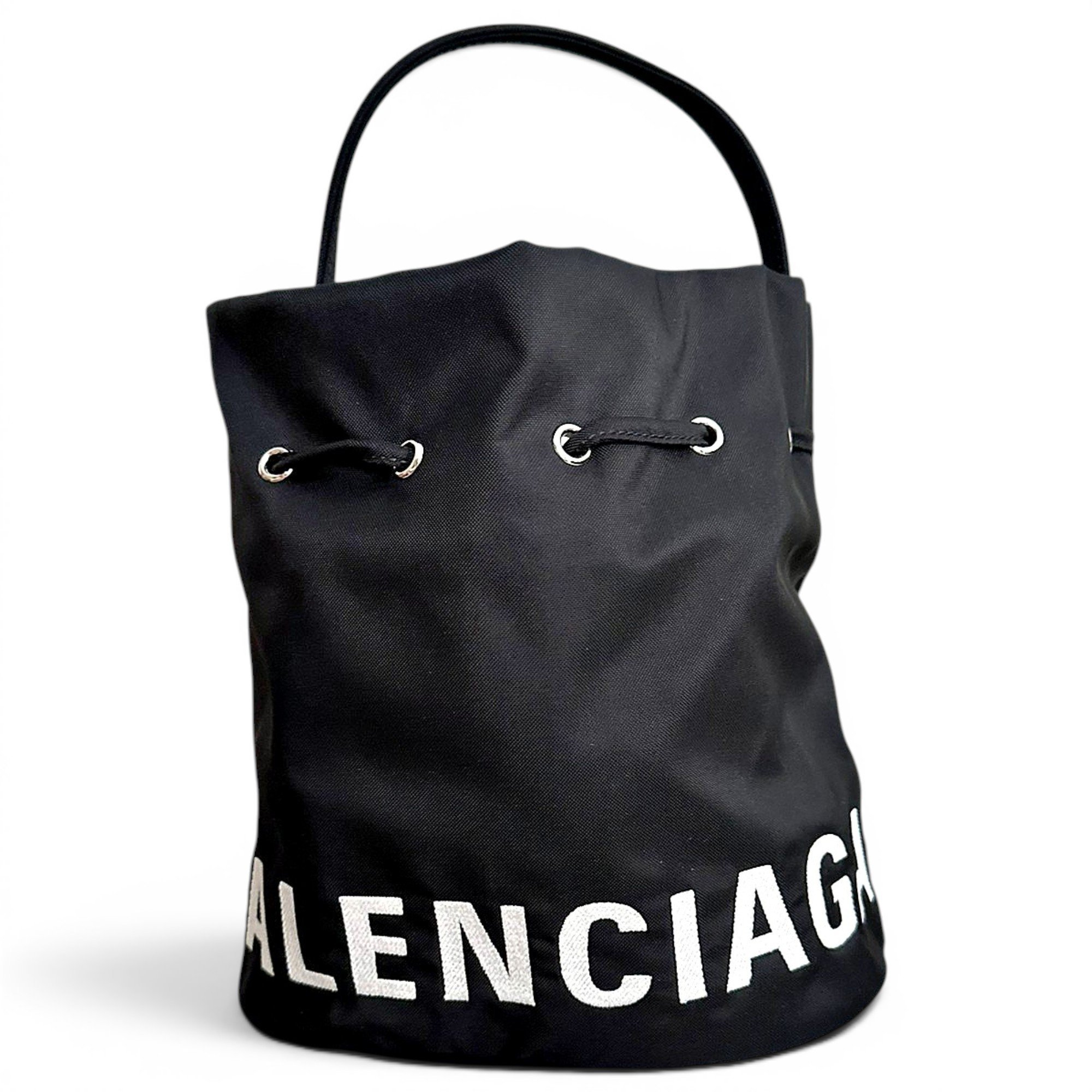 Wheel handbag