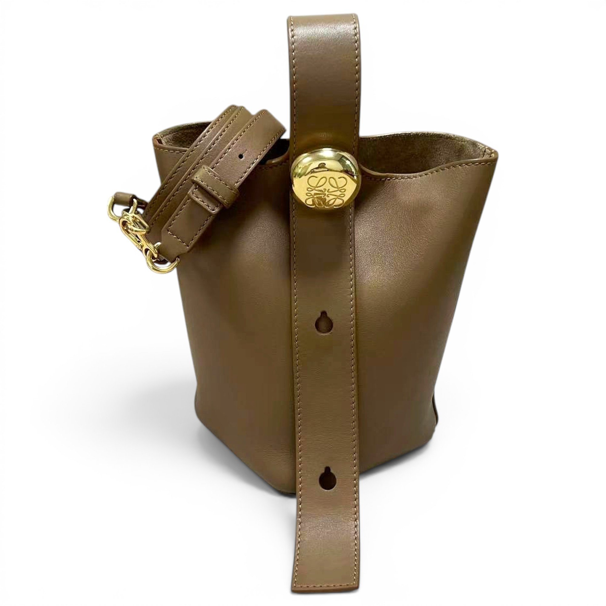 Pebble leather handbag