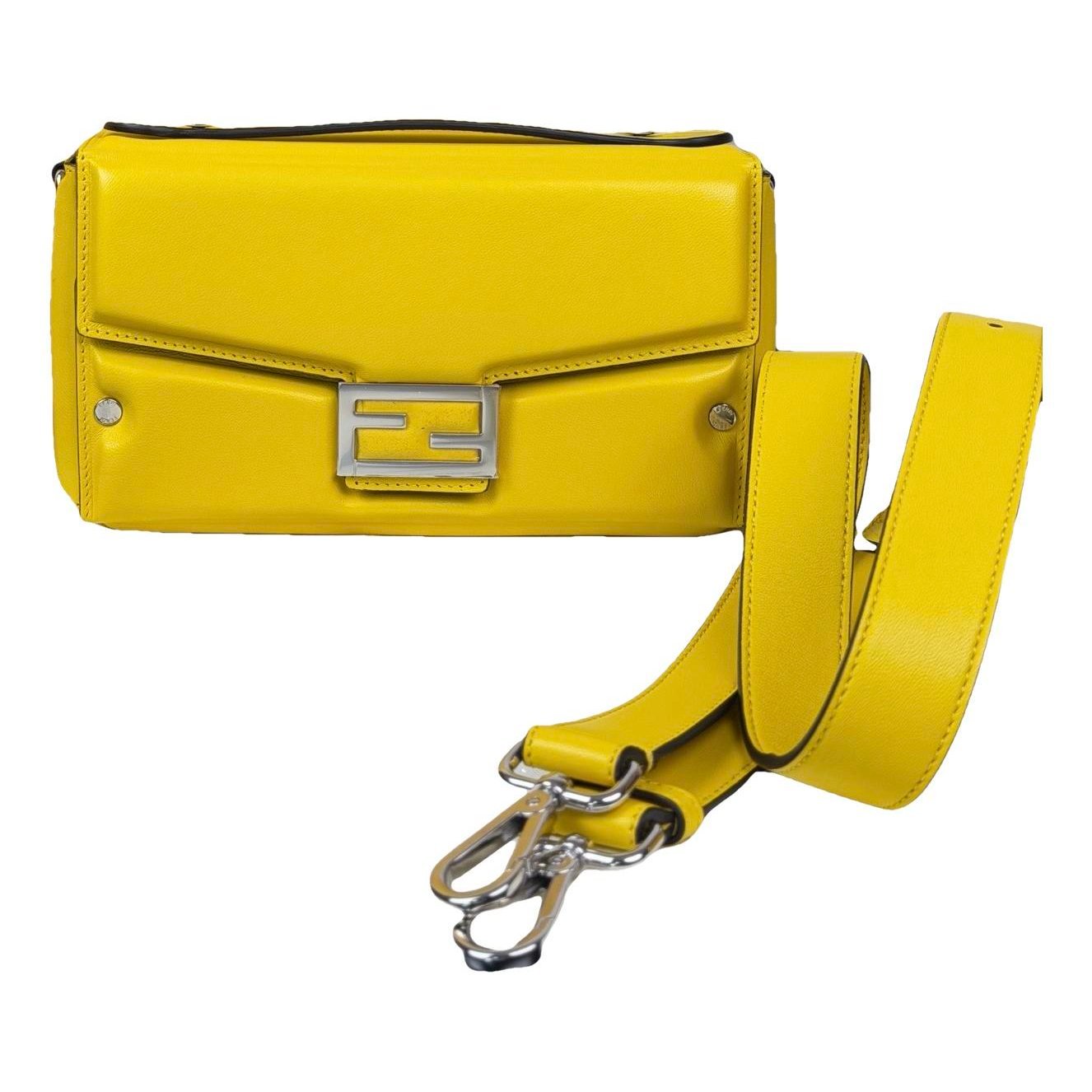Baguette leather crossbody bag