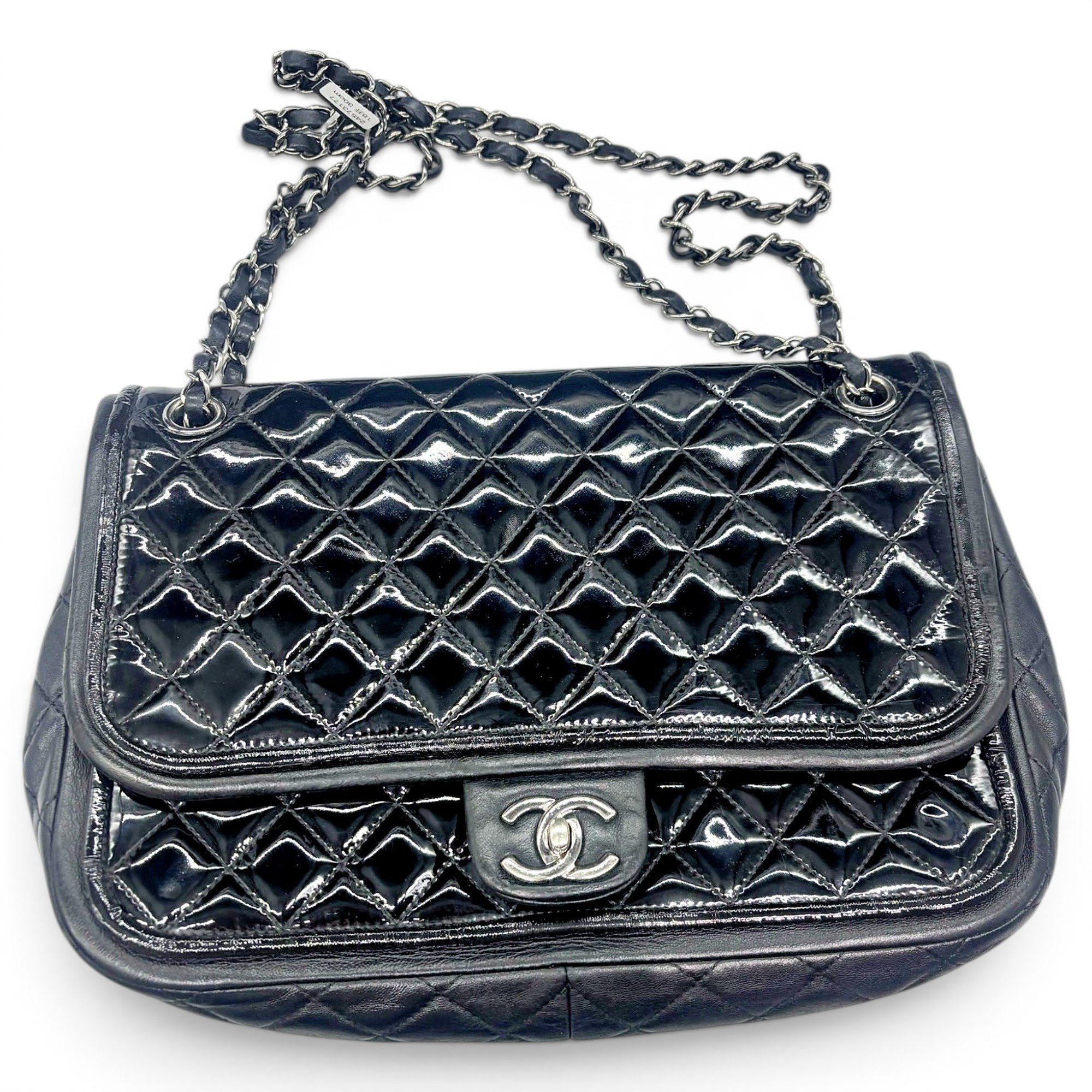 Timeless/Classique patent leather crossbody bag