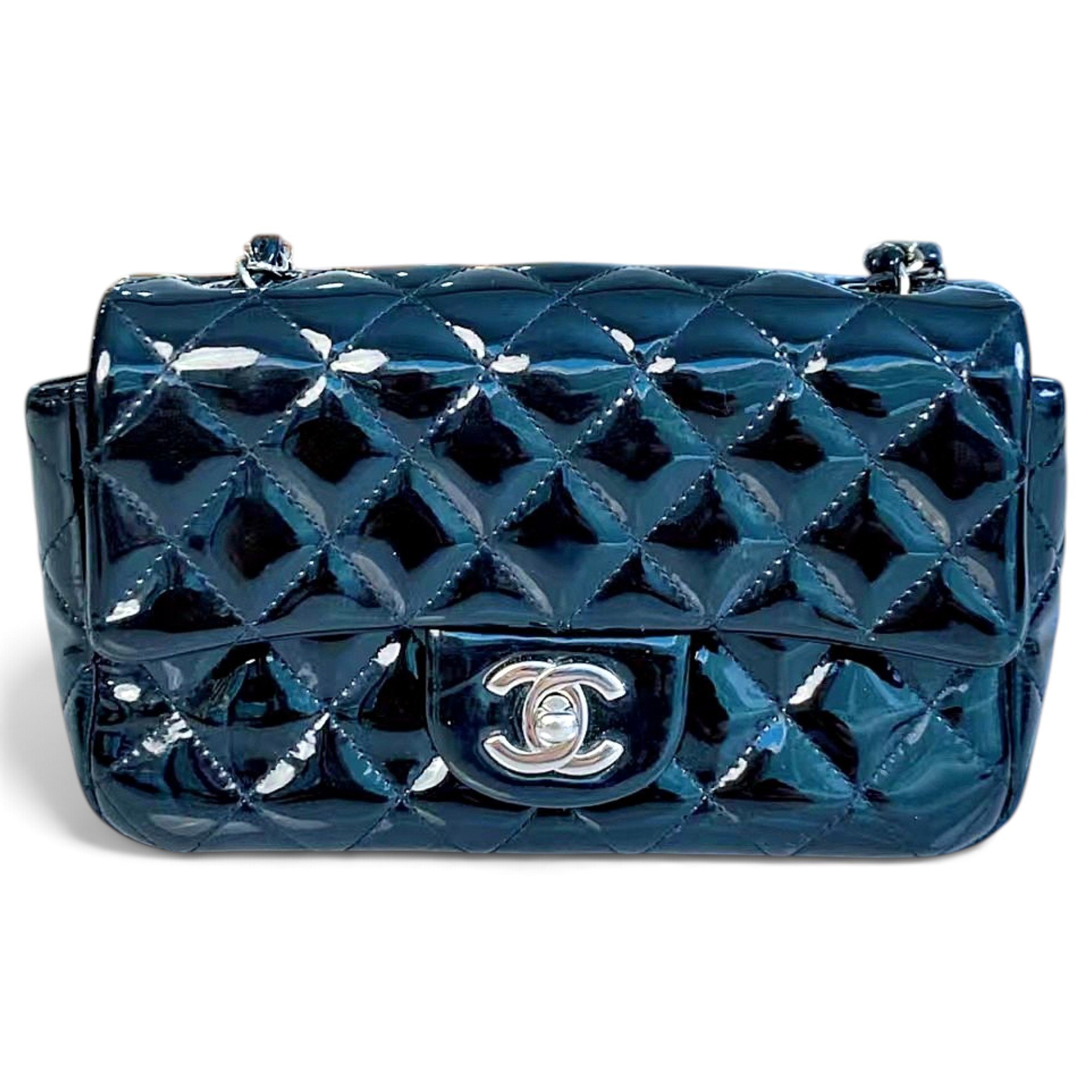 Timeless/Classique patent leather crossbody bag