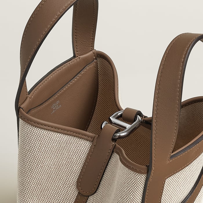 Hermès In-the-loop 18 Bag