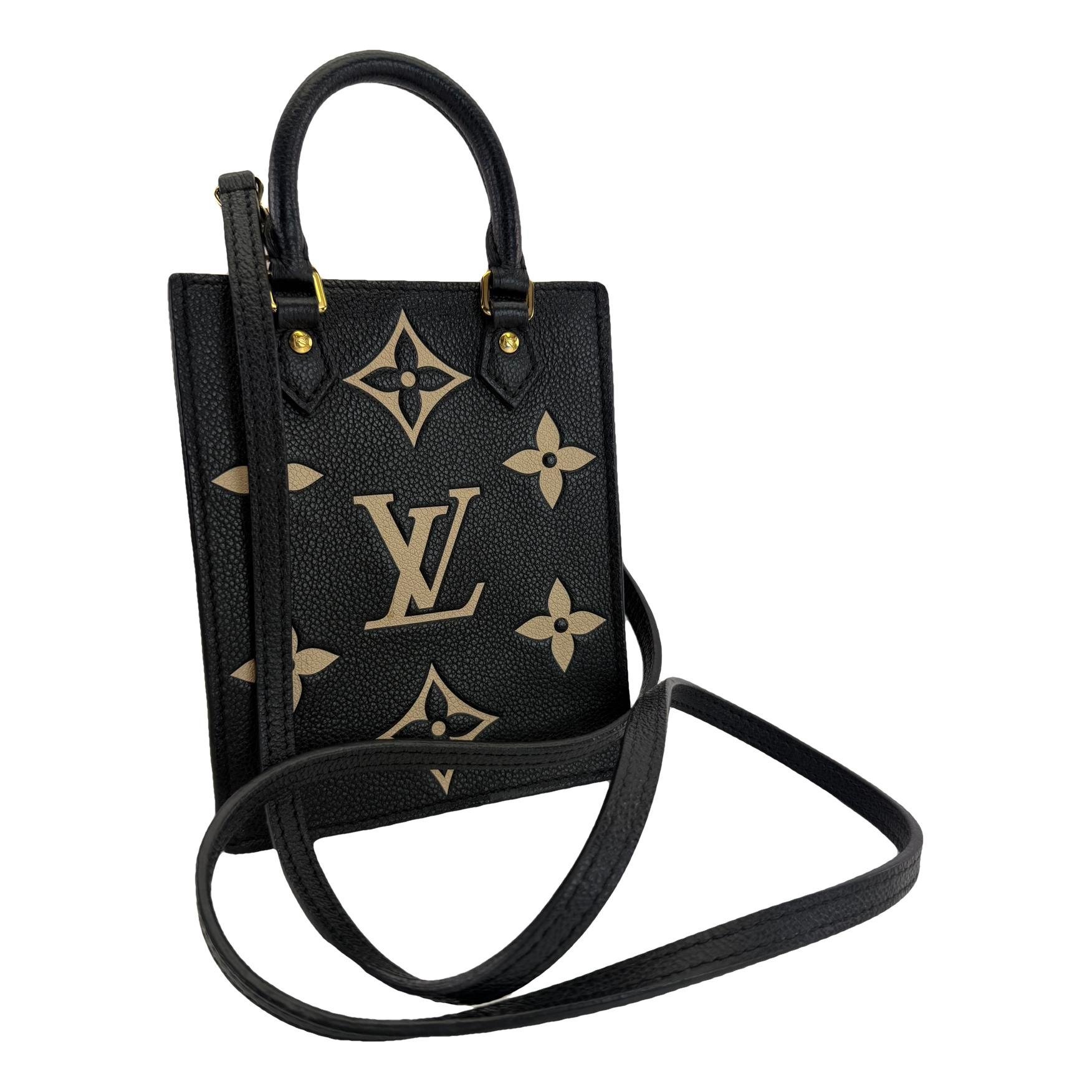 Plat leather crossbody bag